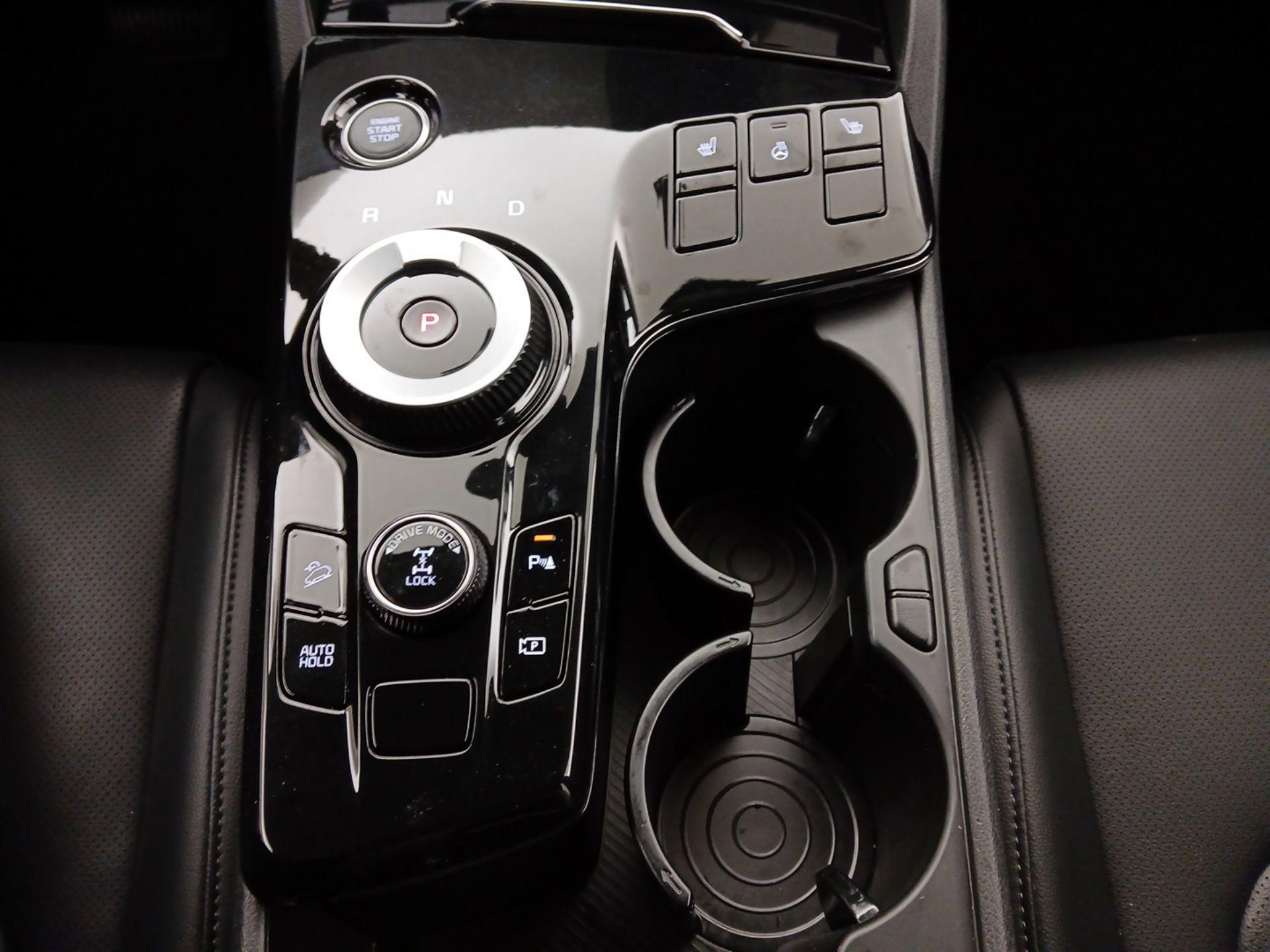 Thumbnail: 2023 Kia Sportage - 18