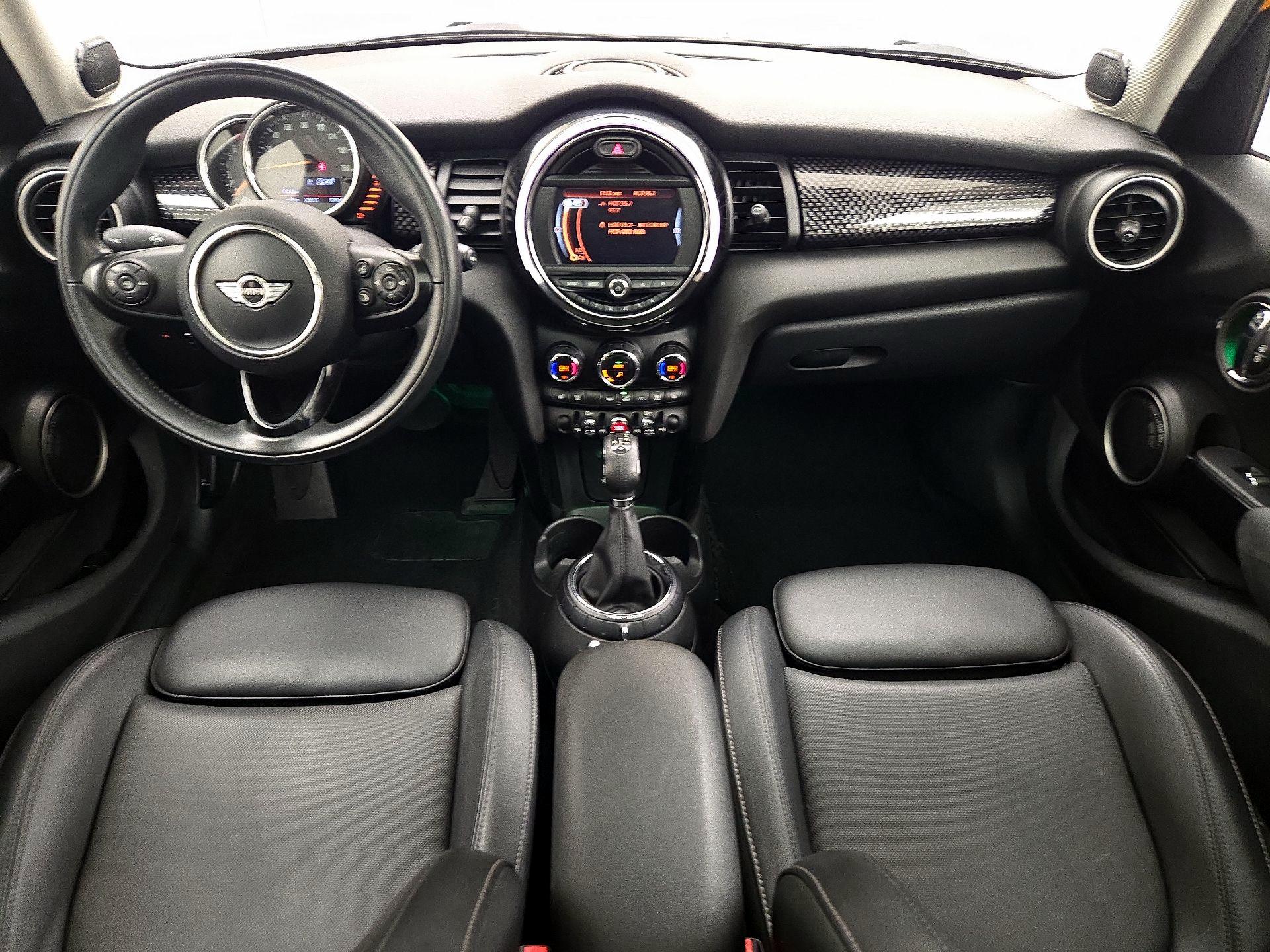 Thumbnail: 2015 MINI Cooper Hardtop - 9