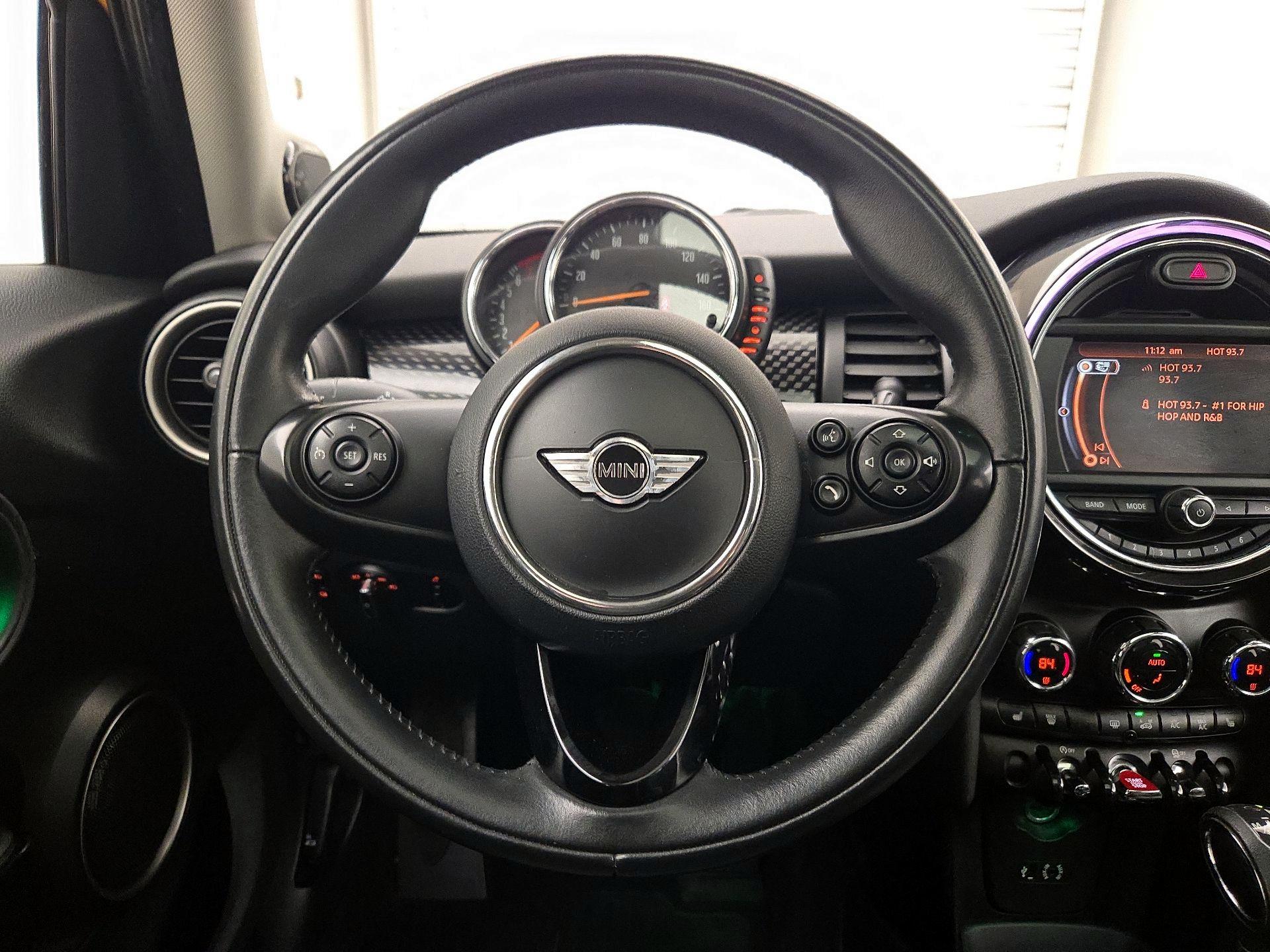 Thumbnail: 2015 MINI Cooper Hardtop - 10