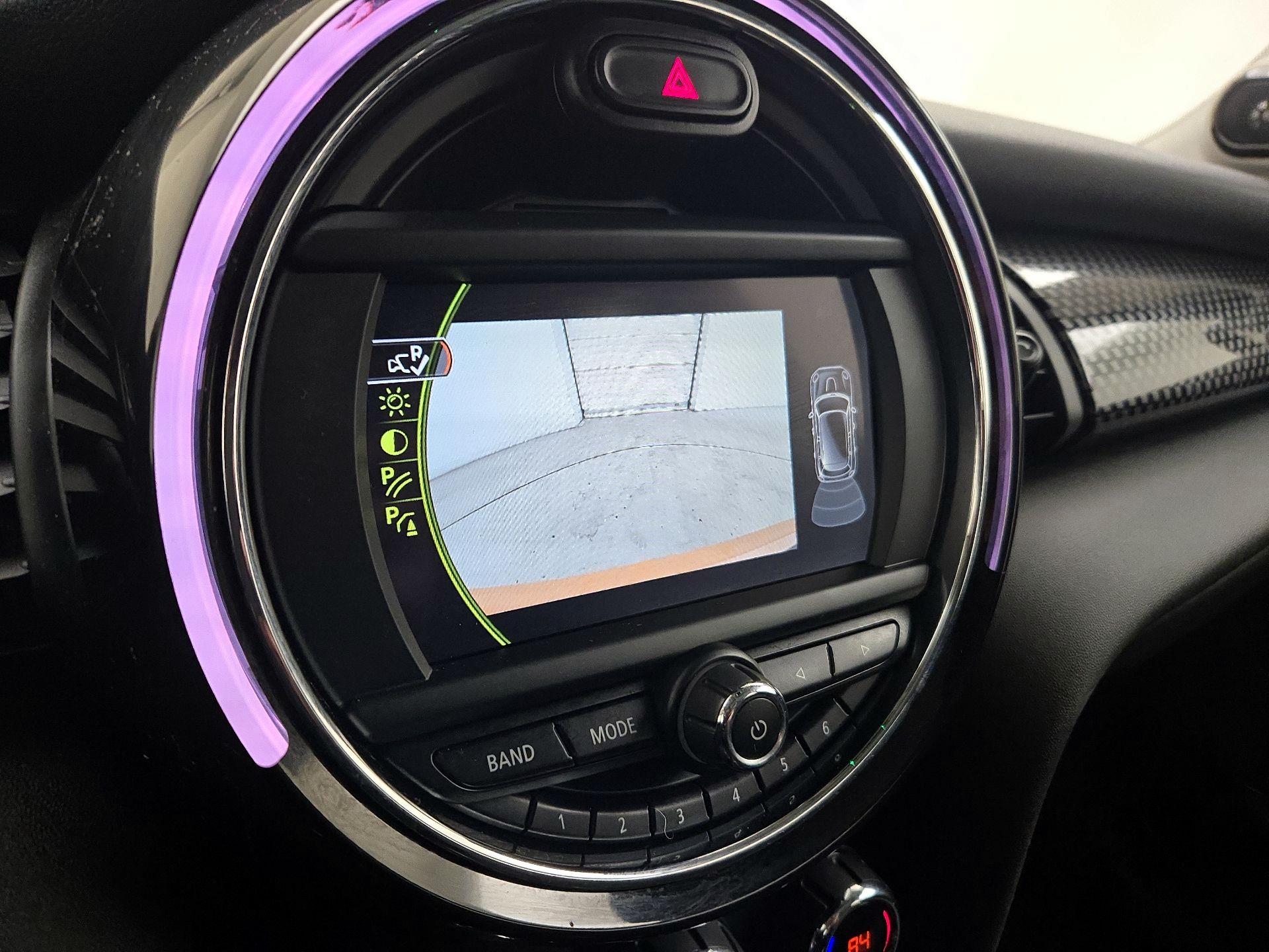 Thumbnail: 2015 MINI Cooper Hardtop - 15