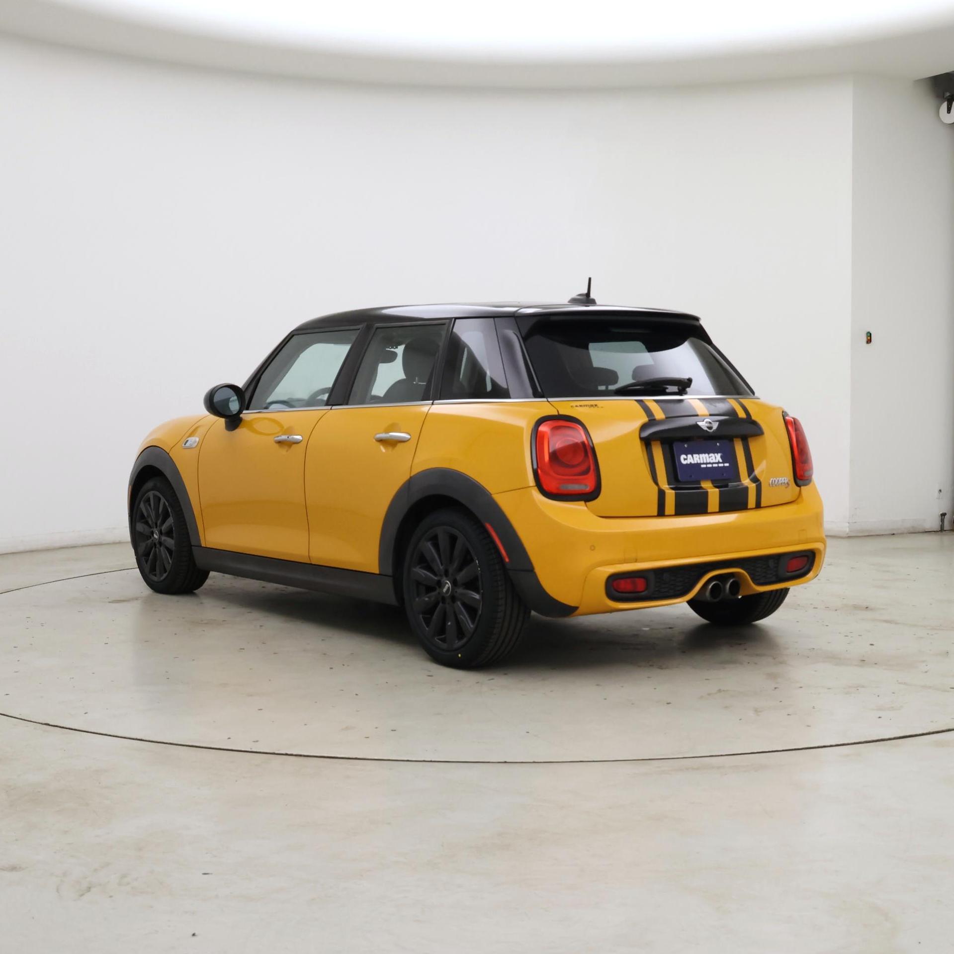 Thumbnail: 2015 MINI Cooper Hardtop - 2