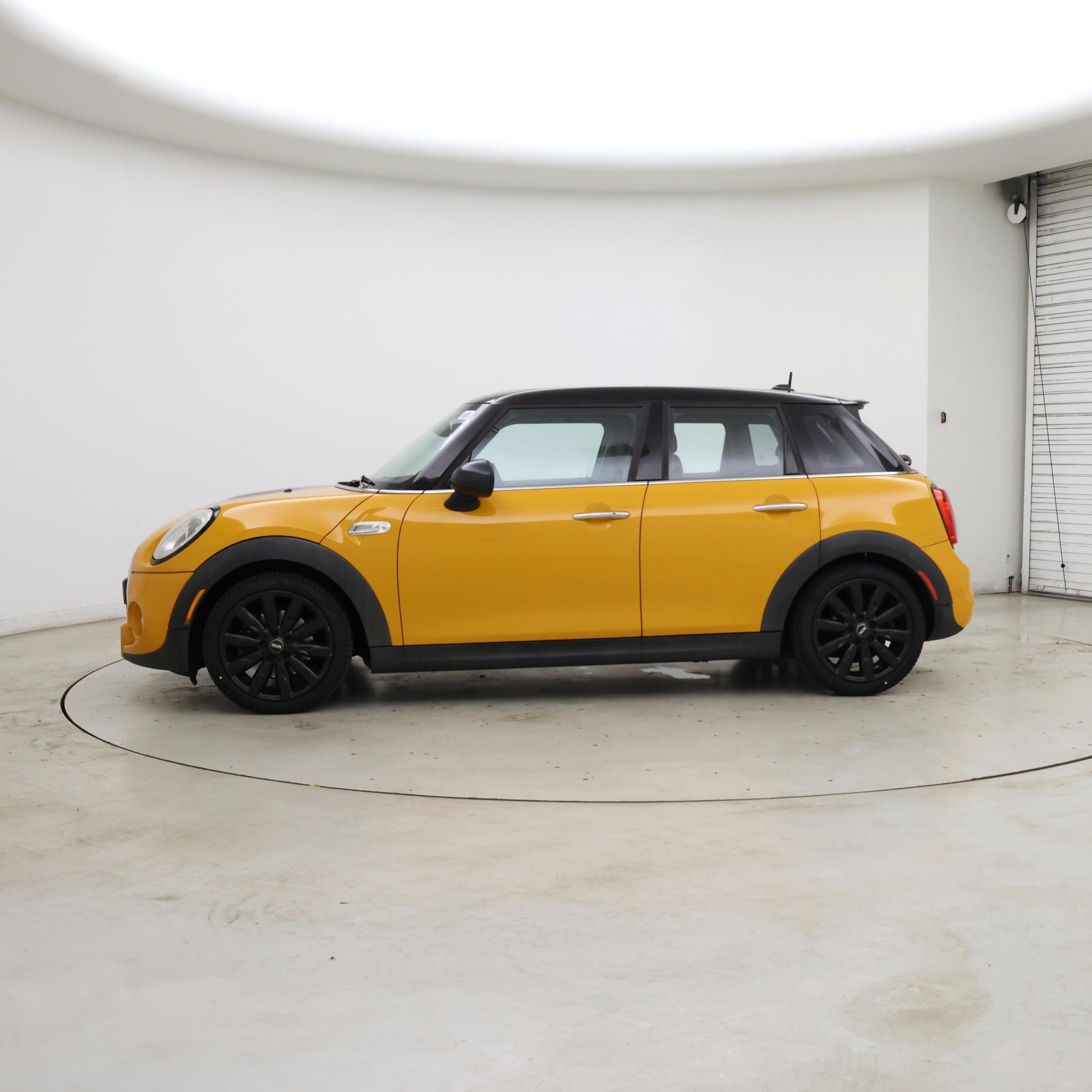 Thumbnail: 2015 MINI Cooper Hardtop - 3