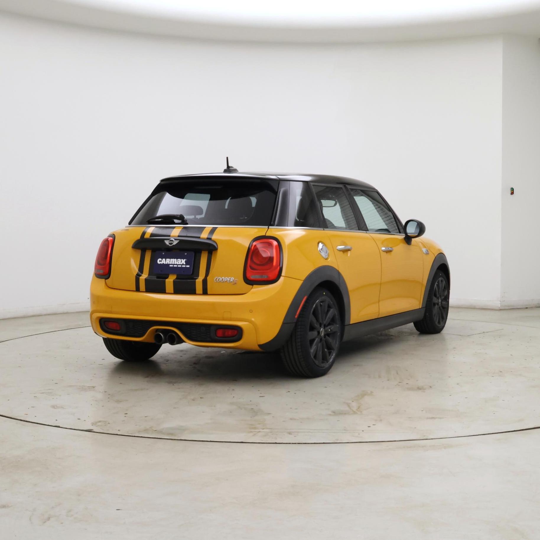 Thumbnail: 2015 MINI Cooper Hardtop - 8