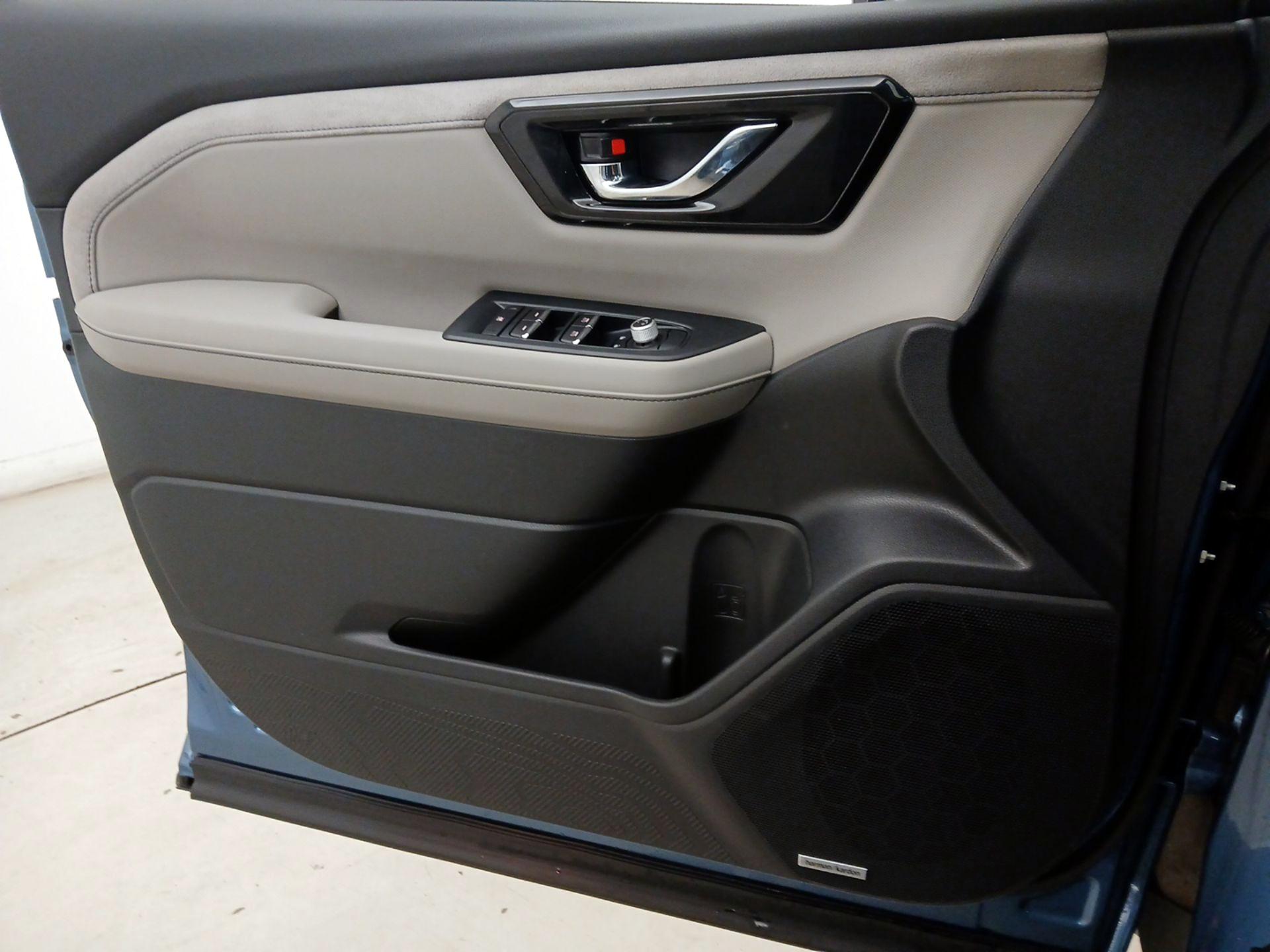 Thumbnail: 2025 Subaru Forester - 12