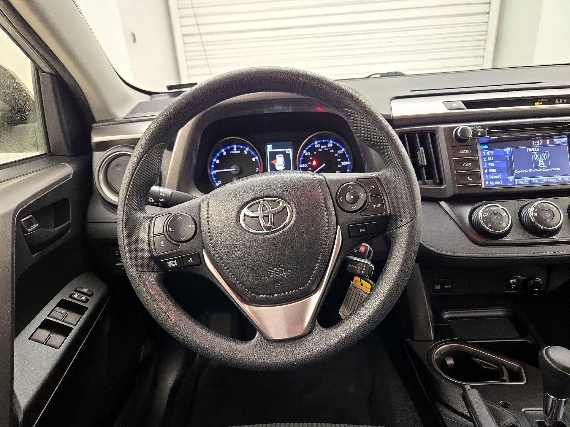 Thumbnail: 2018 Toyota RAV4 - 10