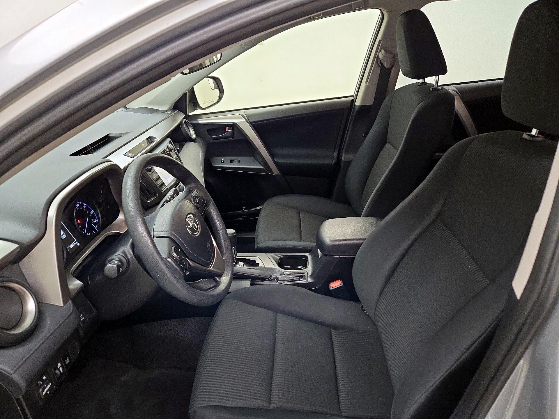 Thumbnail: 2018 Toyota RAV4 - 11