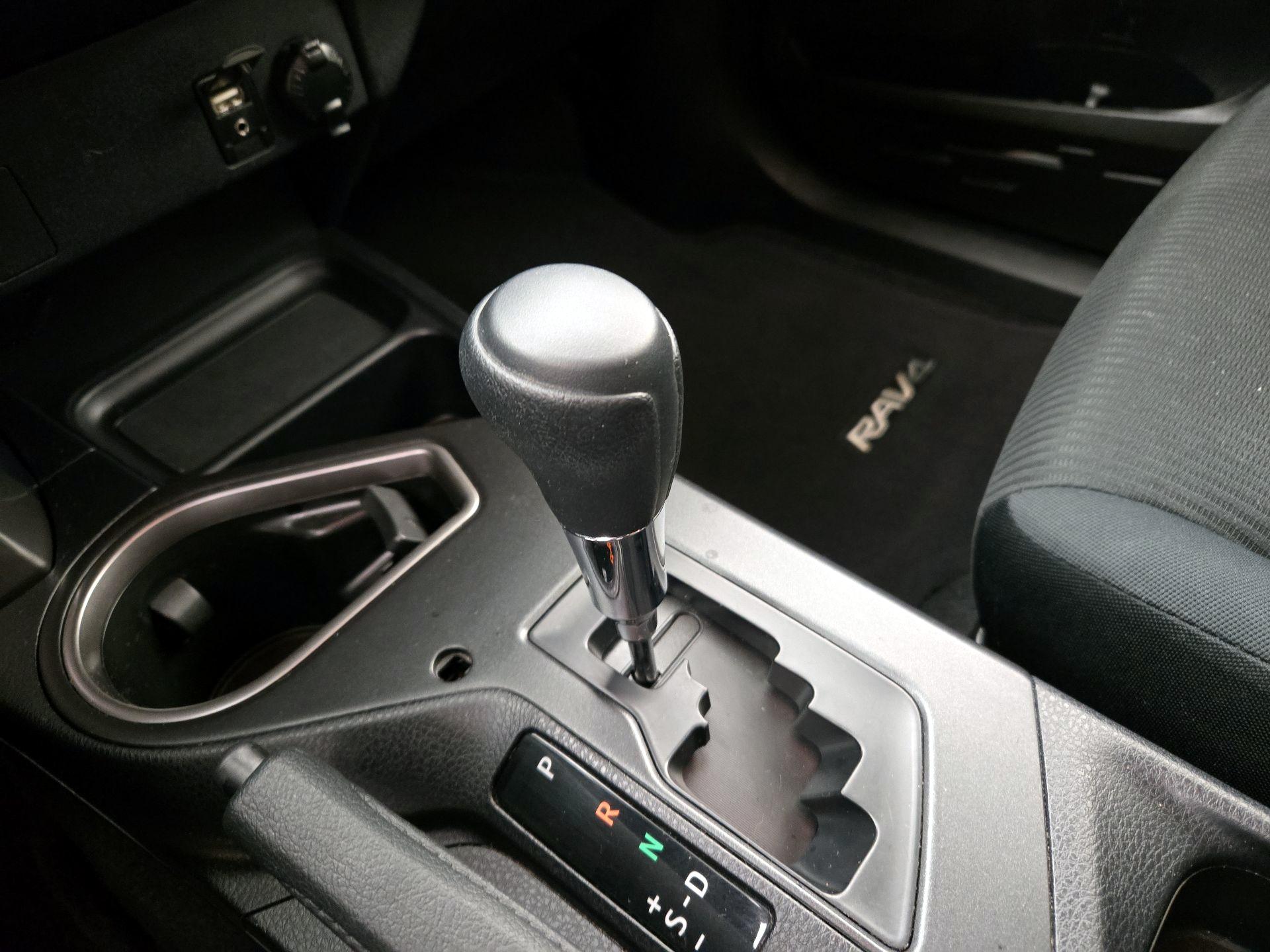 Thumbnail: 2018 Toyota RAV4 - 16