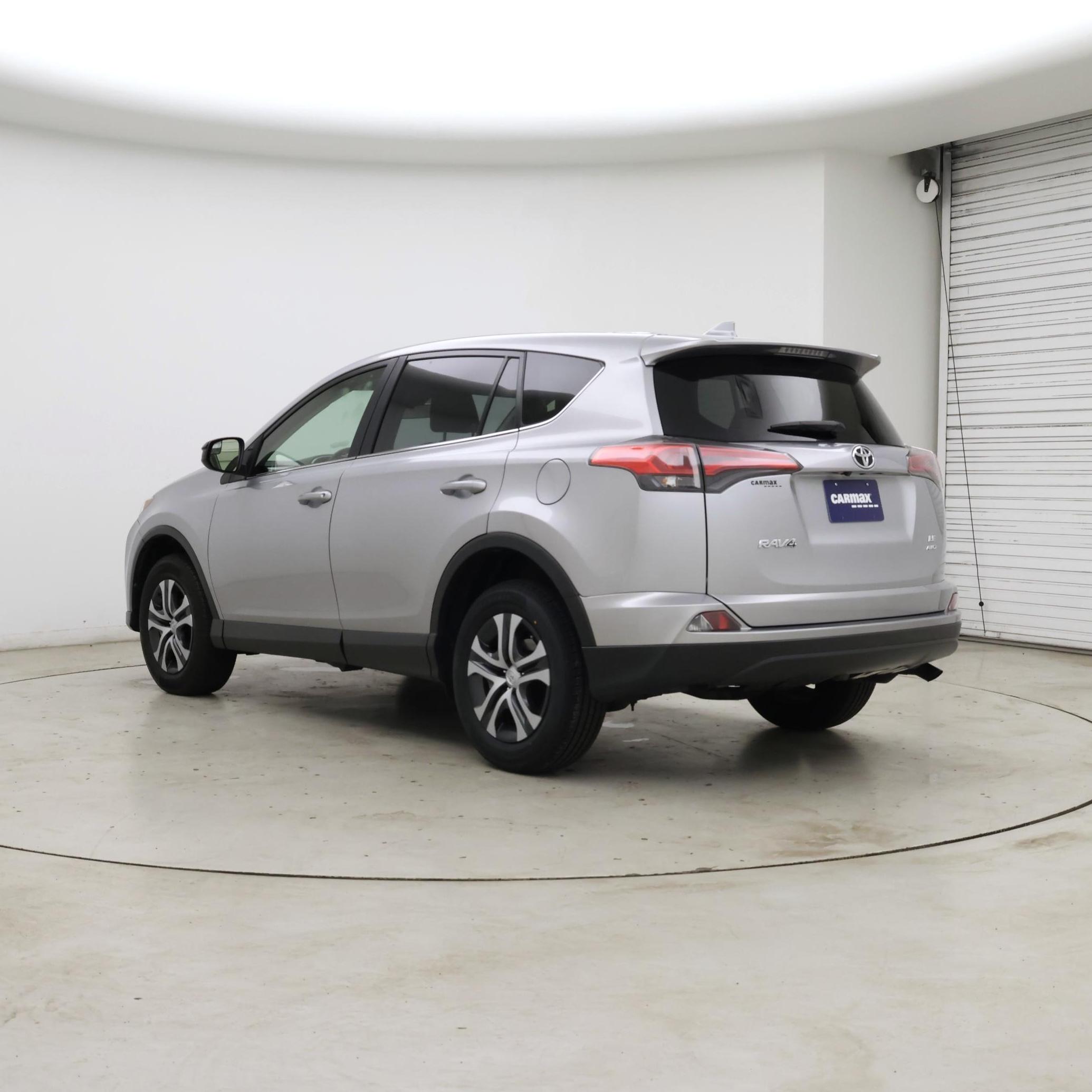 Thumbnail: 2018 Toyota RAV4 - 2