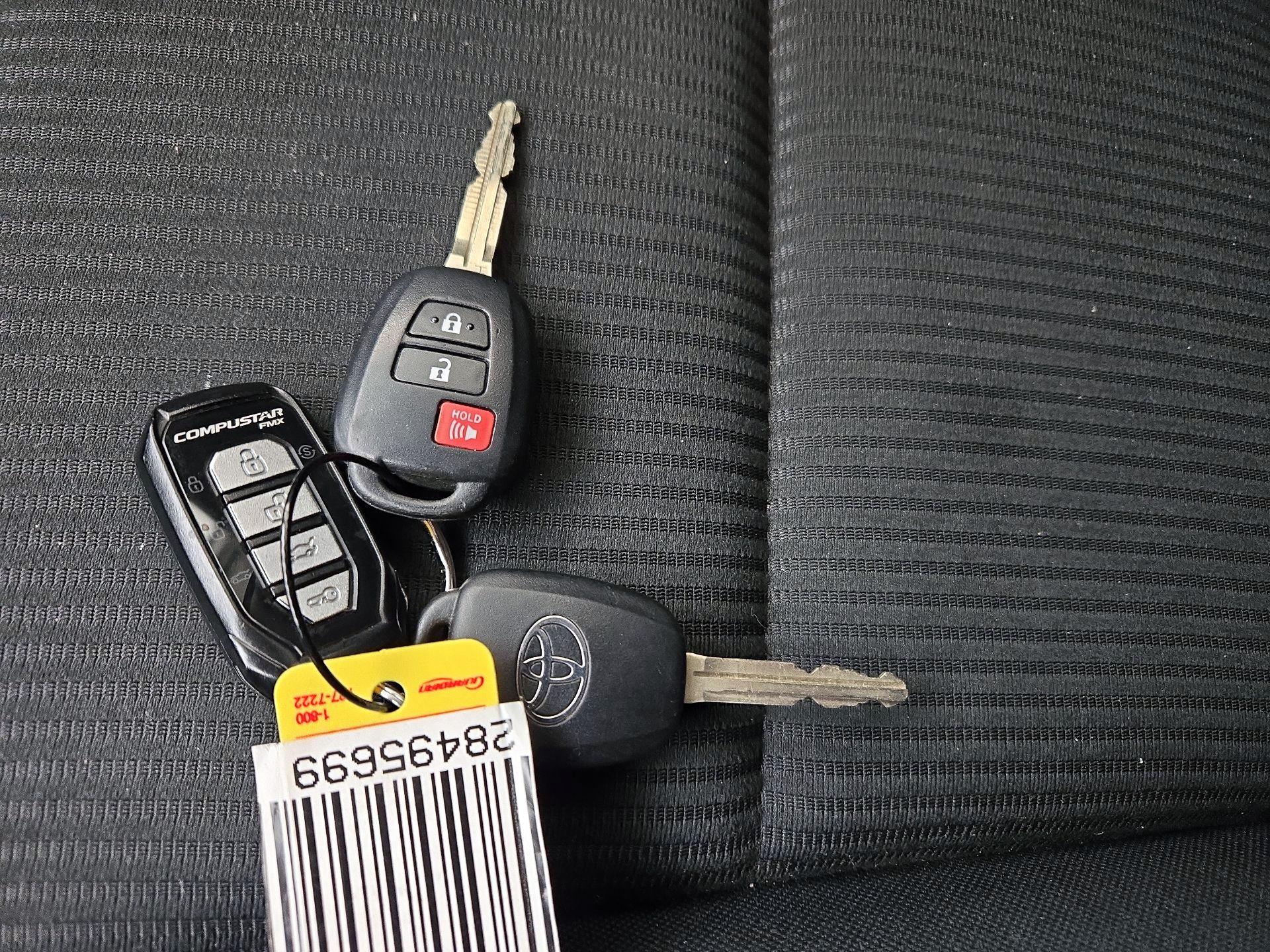 Thumbnail: 2018 Toyota RAV4 - 20