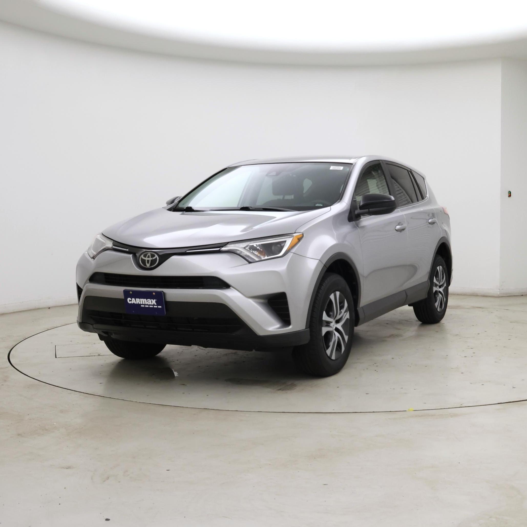 Thumbnail: 2018 Toyota RAV4 - 4