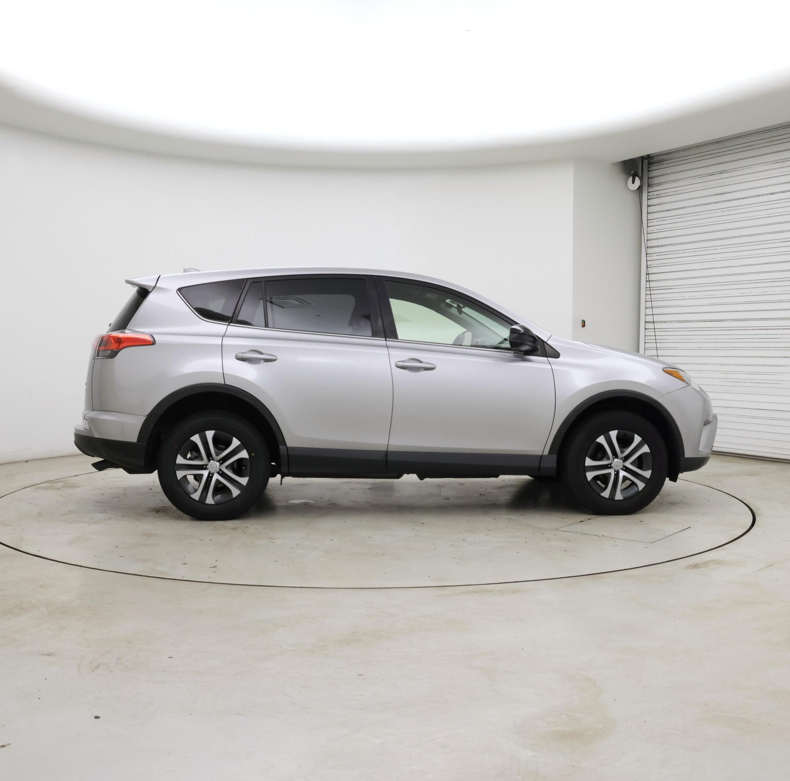 Thumbnail: 2018 Toyota RAV4 - 7