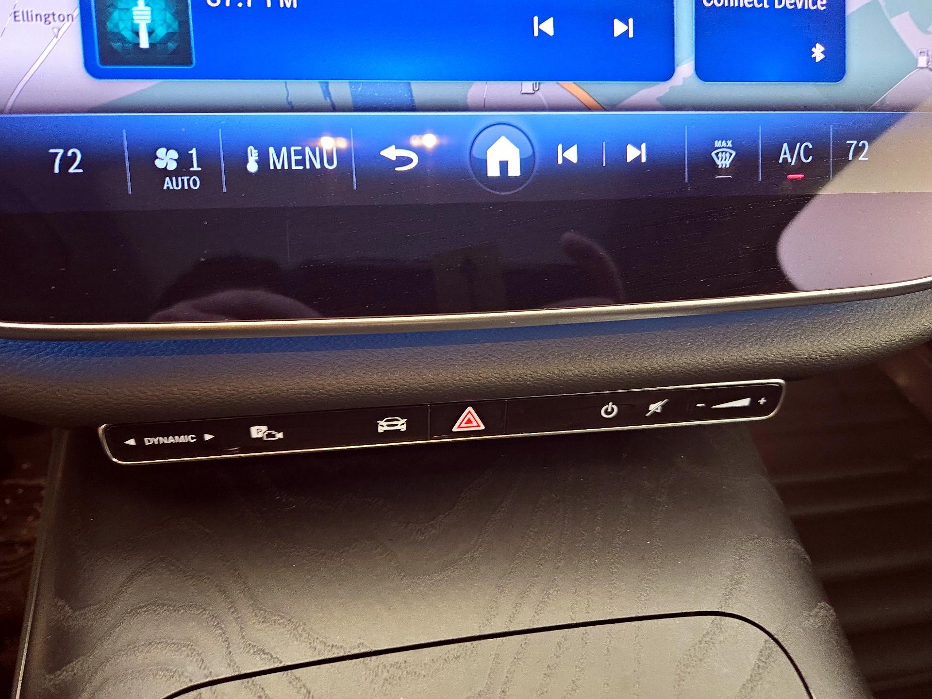 Thumbnail: 2024 Mercedes-Benz E-Class - 17