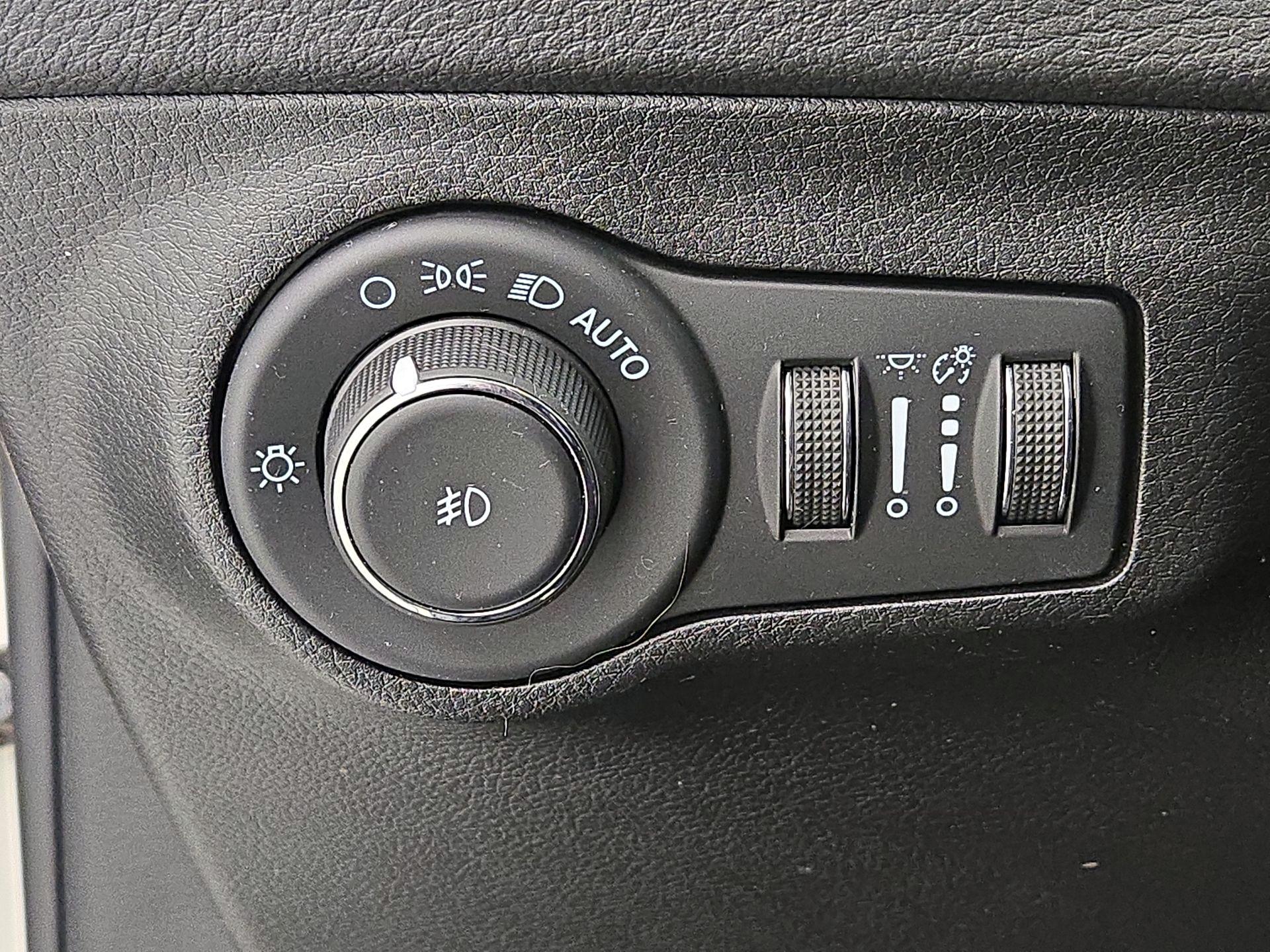 Thumbnail: 2021 Jeep Compass - 13