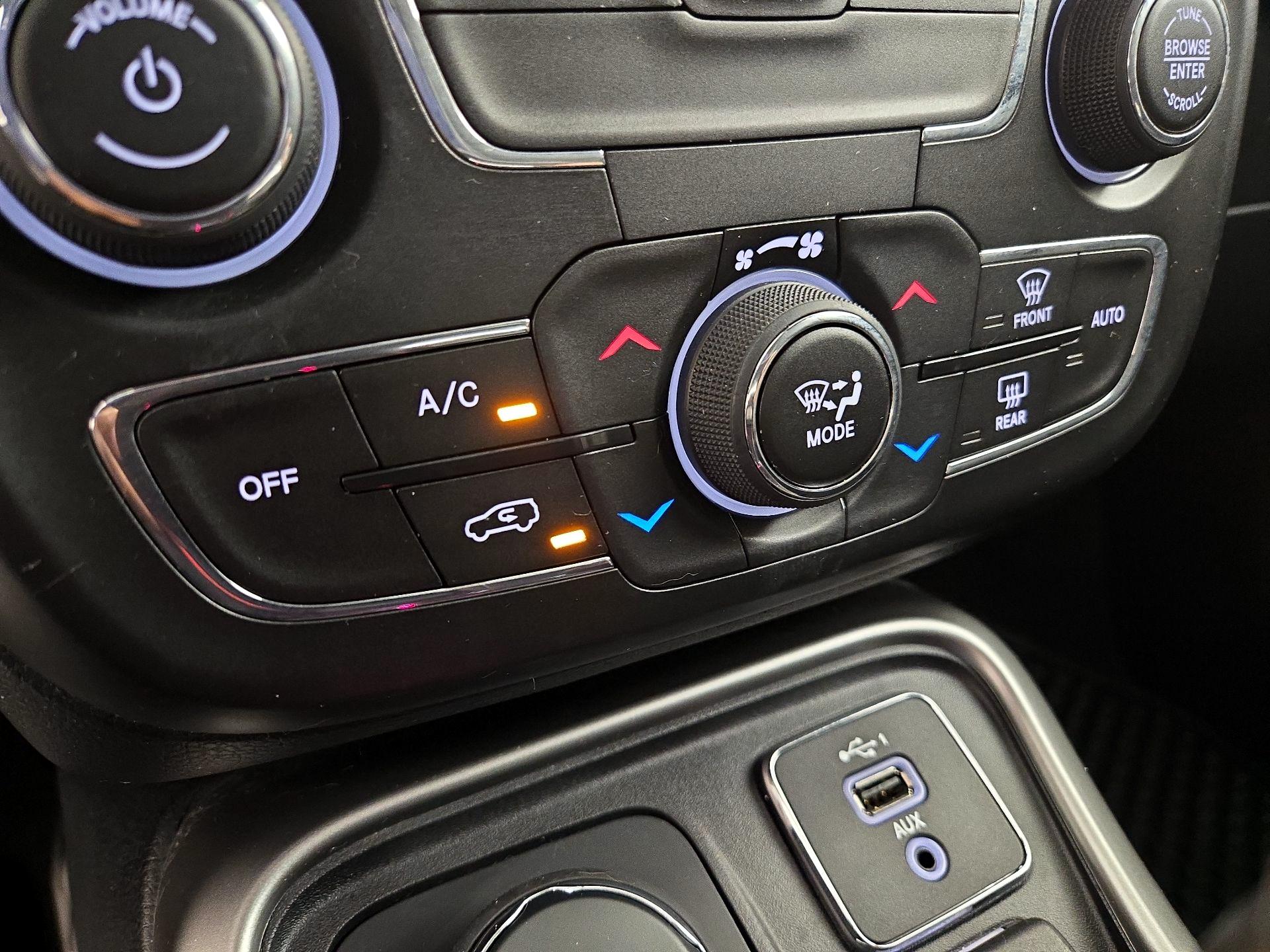 Thumbnail: 2021 Jeep Compass - 16