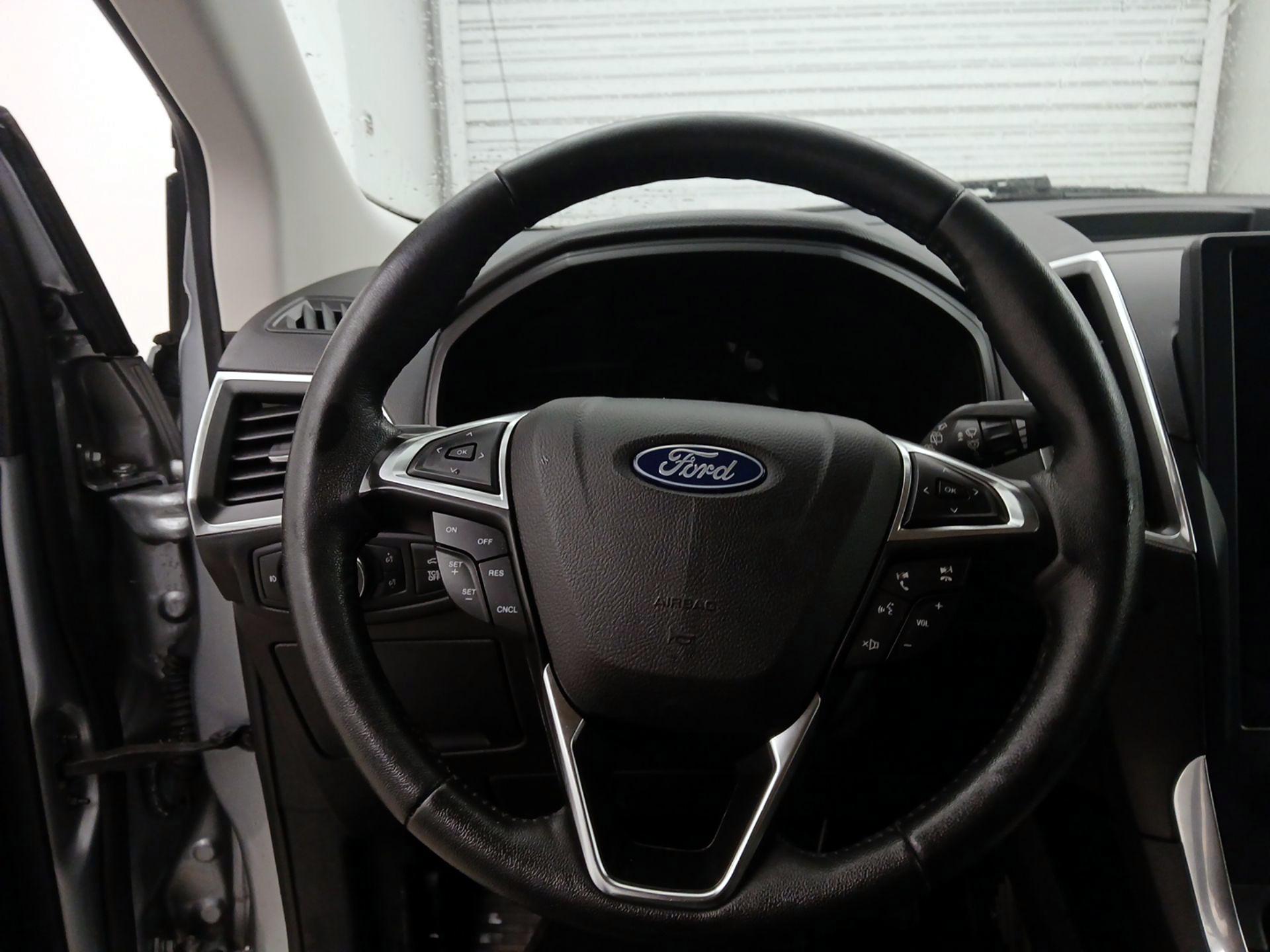 Thumbnail: 2022 Ford Edge - 10