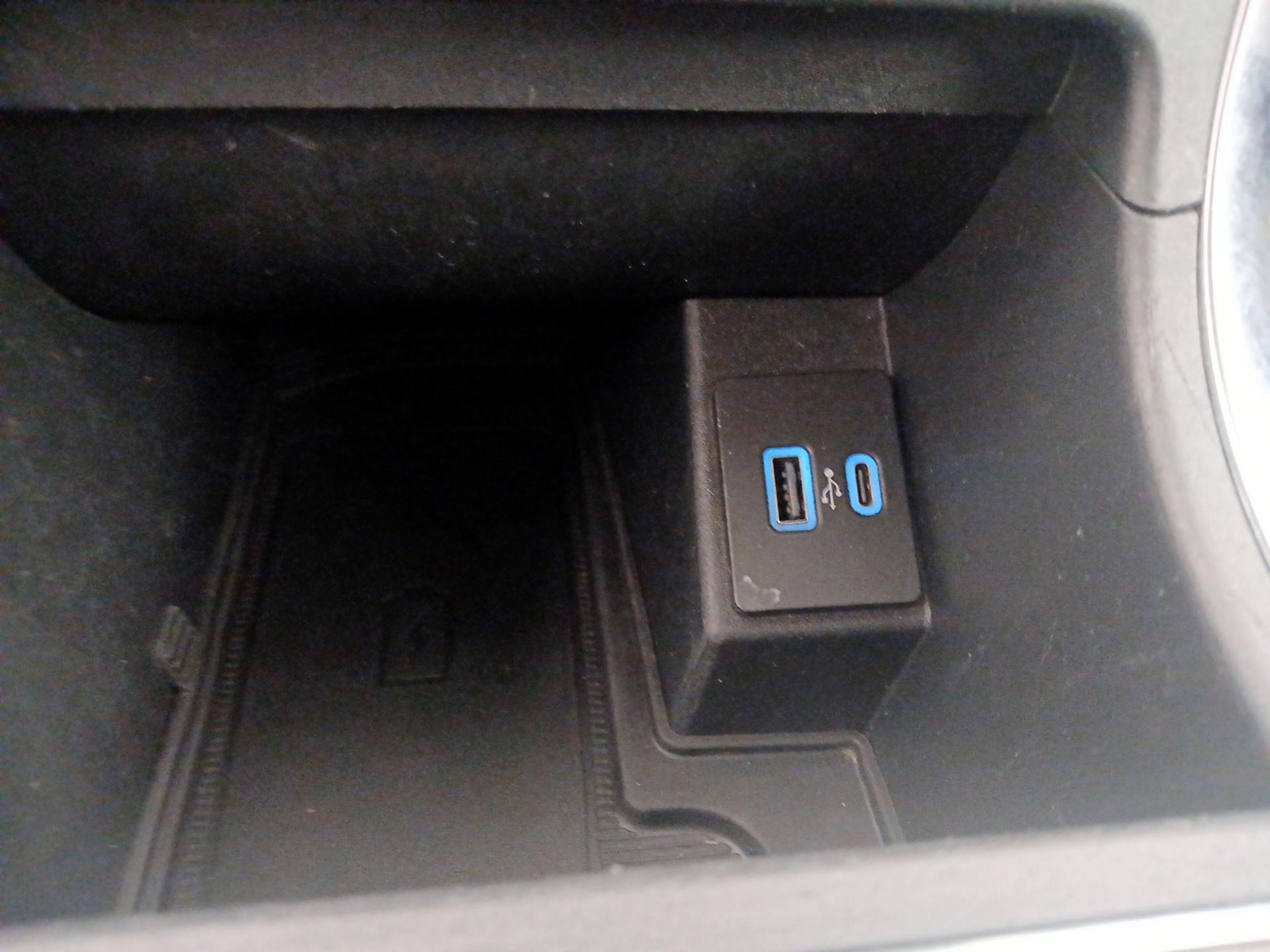 Thumbnail: 2022 Ford Edge - 18