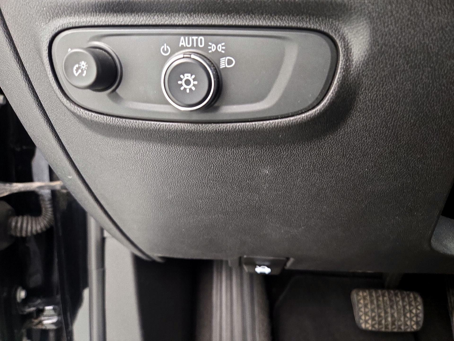 Thumbnail: 2022 Chevrolet Equinox - 13