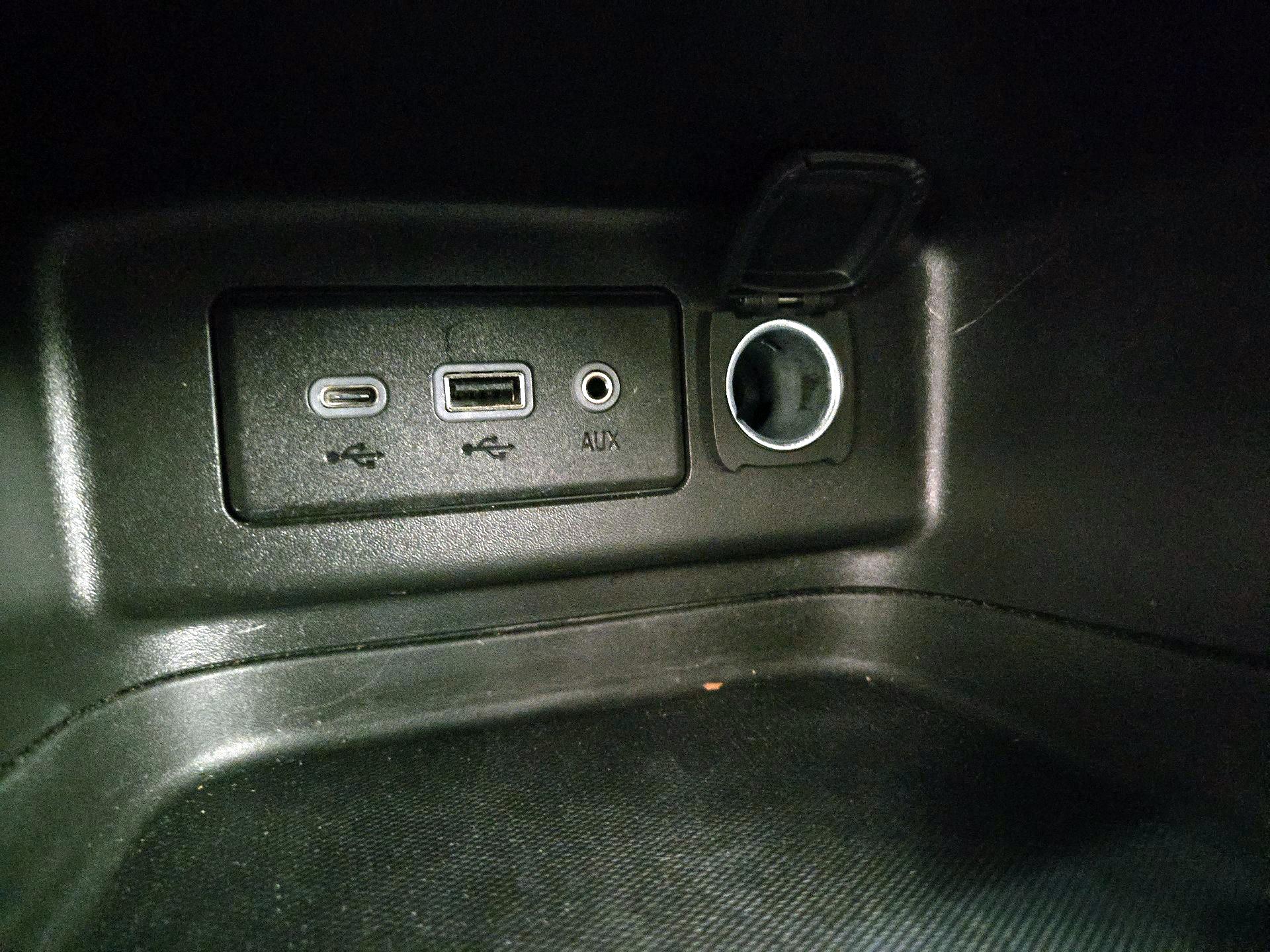 Thumbnail: 2022 Chevrolet Equinox - 18