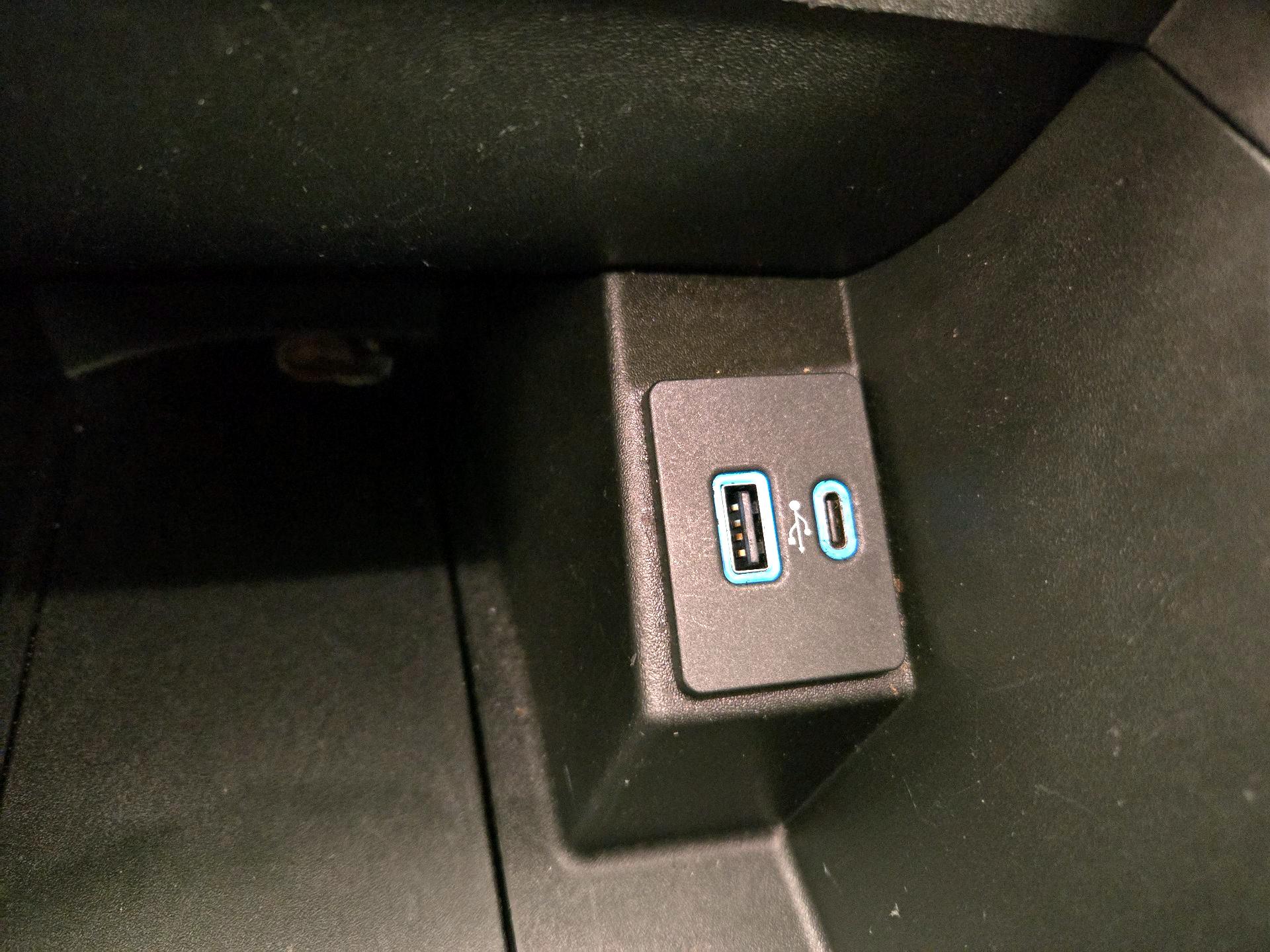 Thumbnail: 2023 Ford Edge - 18