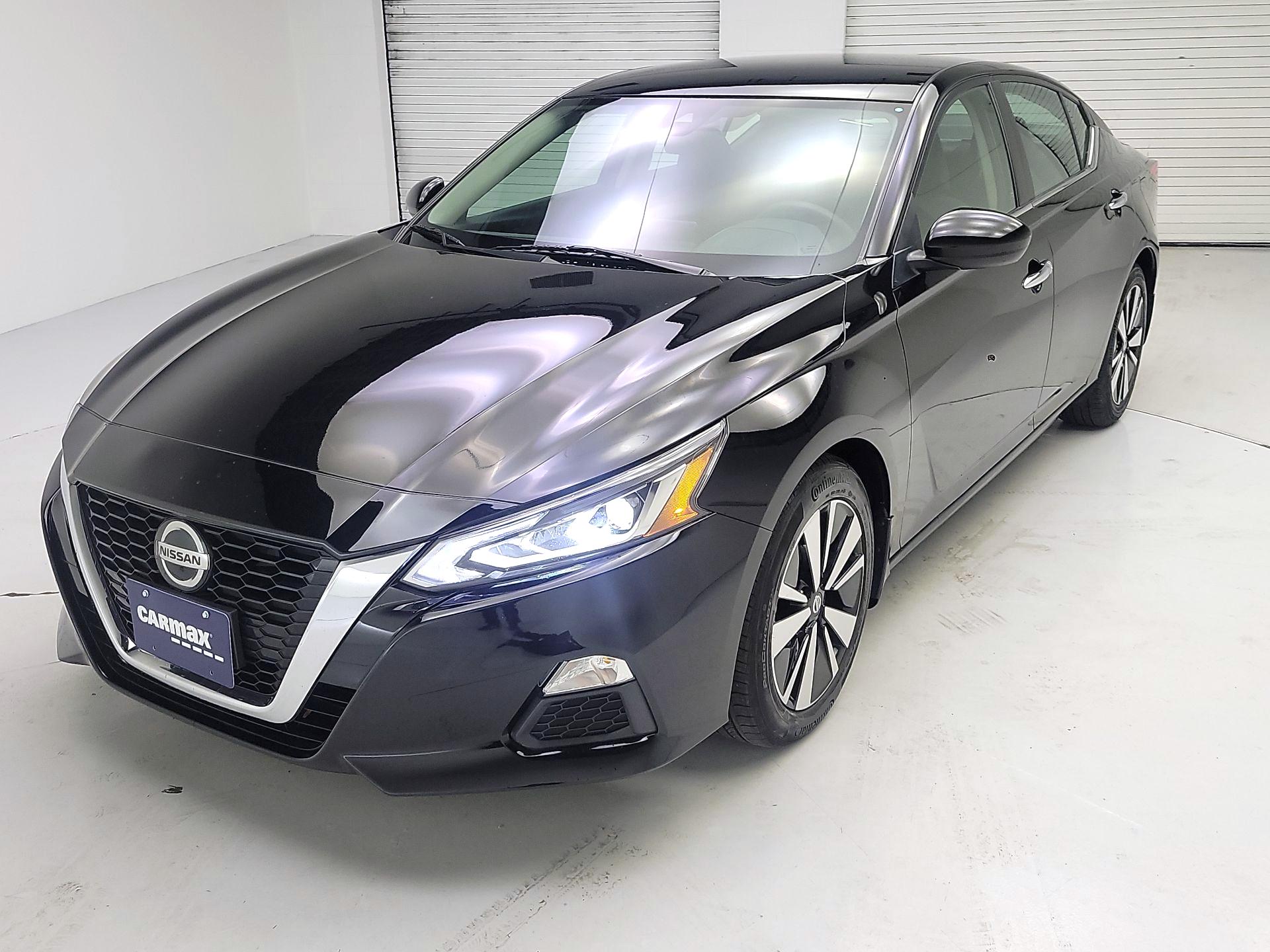 Thumbnail: 2022 Nissan Altima - 3