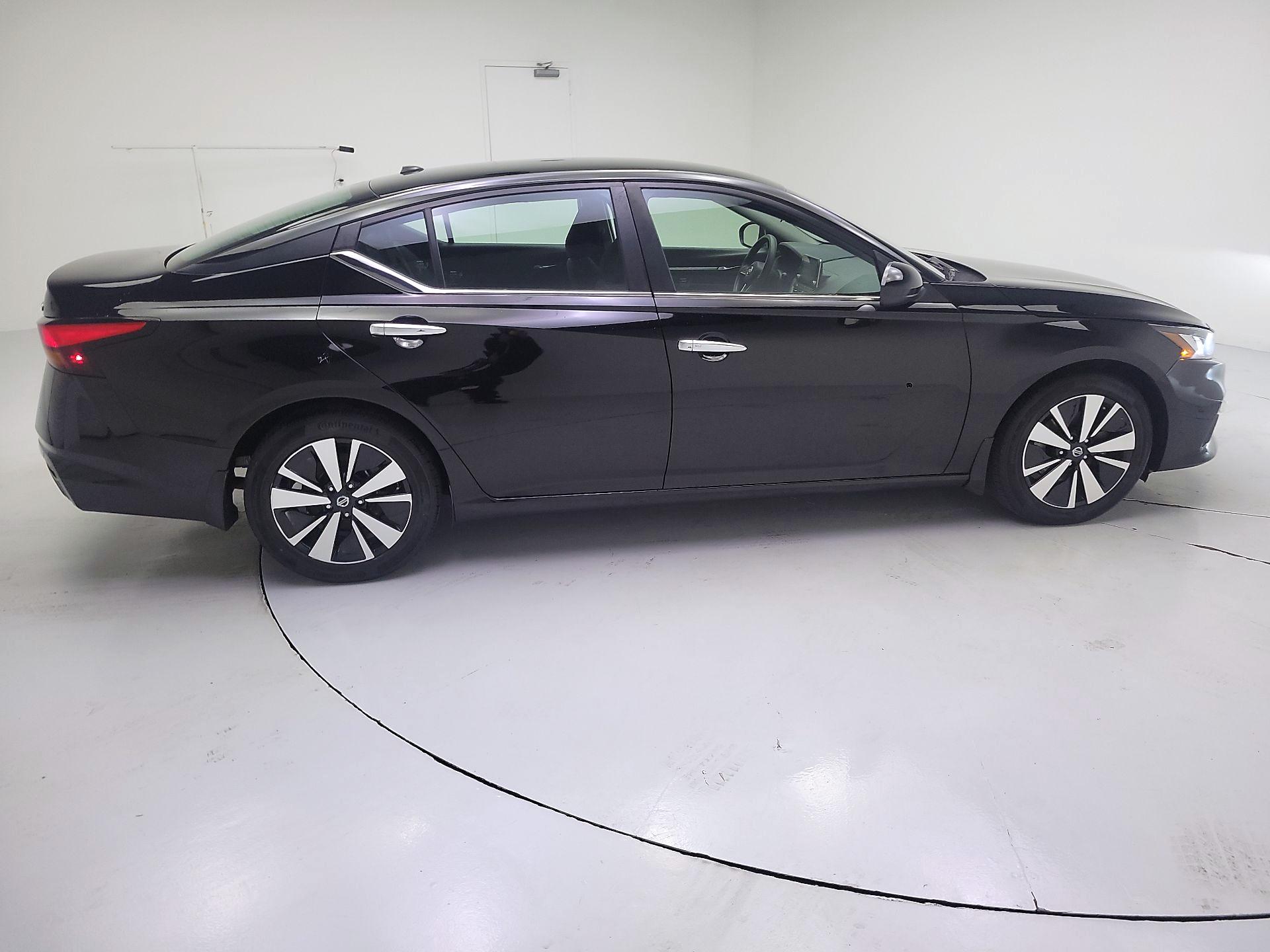 Thumbnail: 2022 Nissan Altima - 4