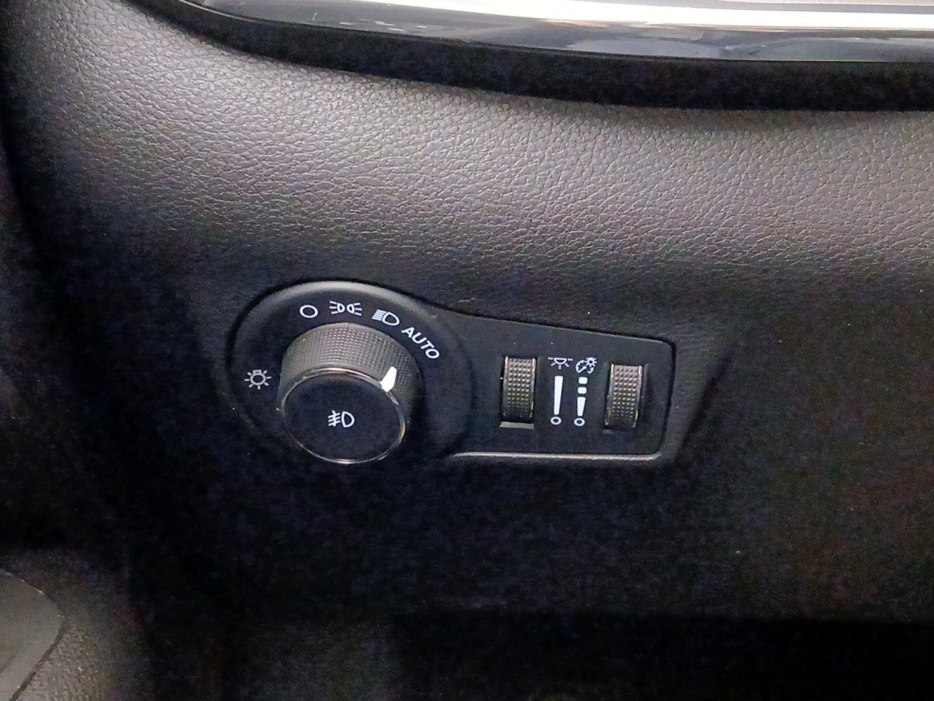 Thumbnail: 2022 Jeep Compass - 13