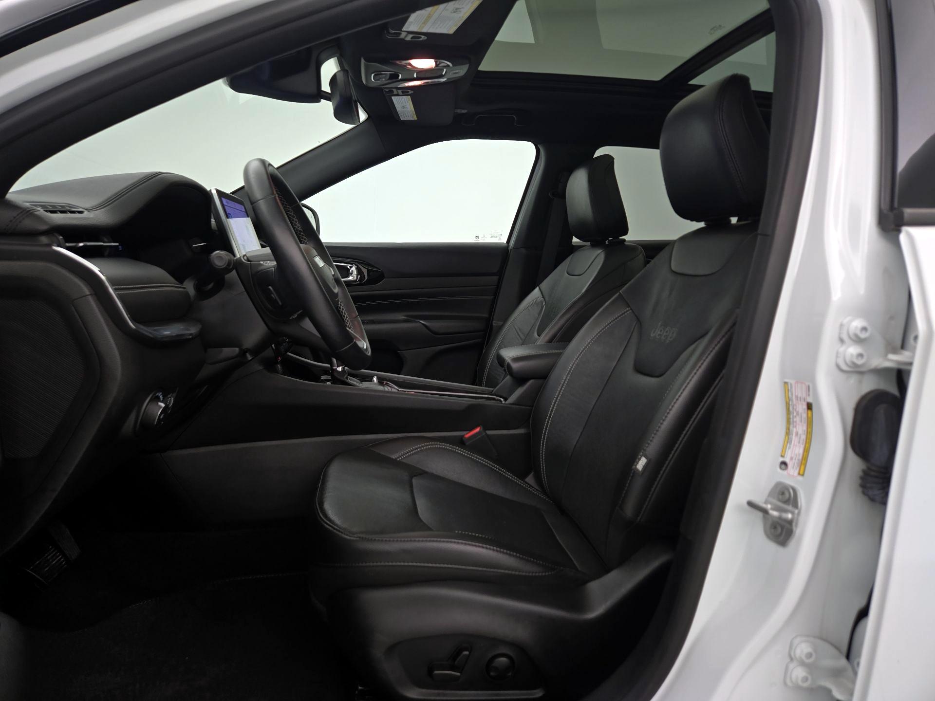 Thumbnail: 2022 Jeep Compass - 11