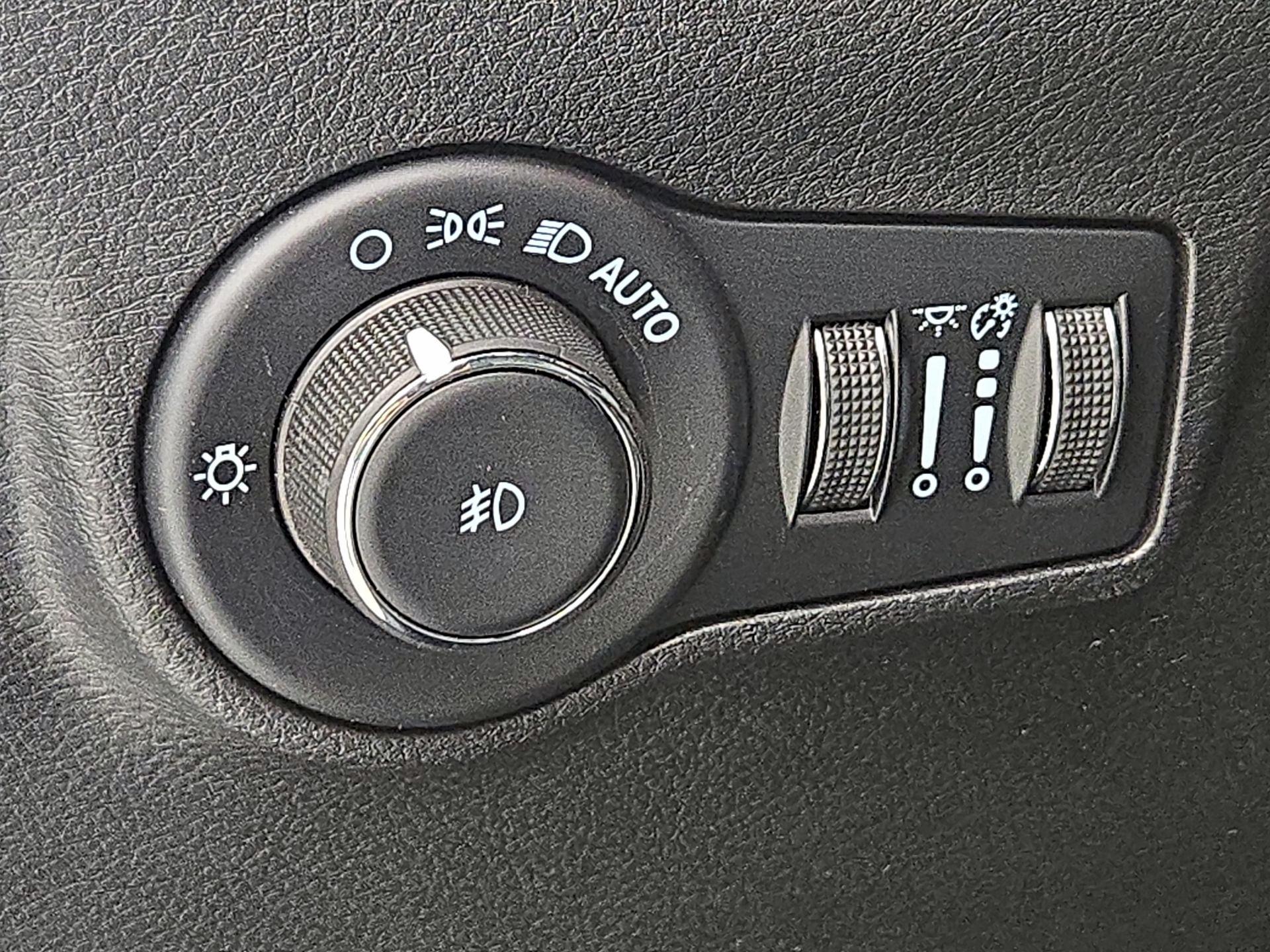 Thumbnail: 2022 Jeep Compass - 13