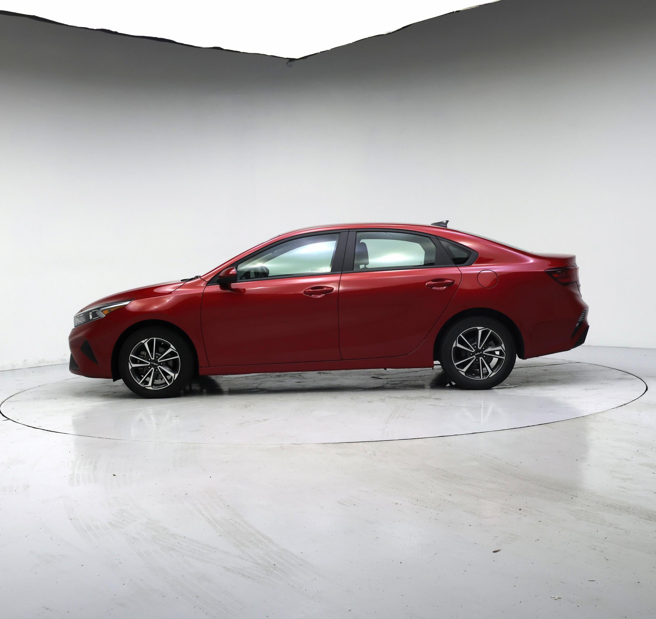Thumbnail: 2023 Kia Forte - 3