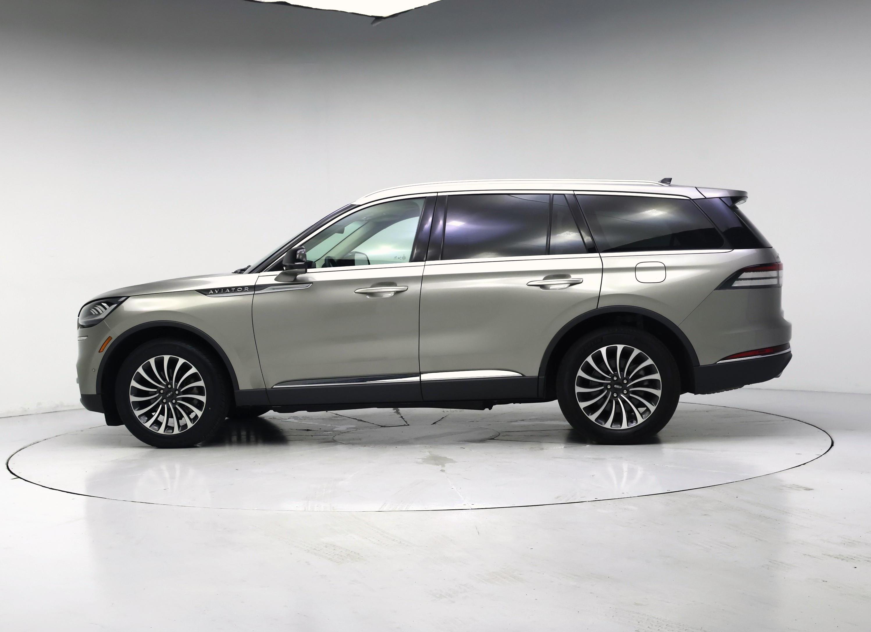 Thumbnail: 2023 Lincoln Aviator - 3