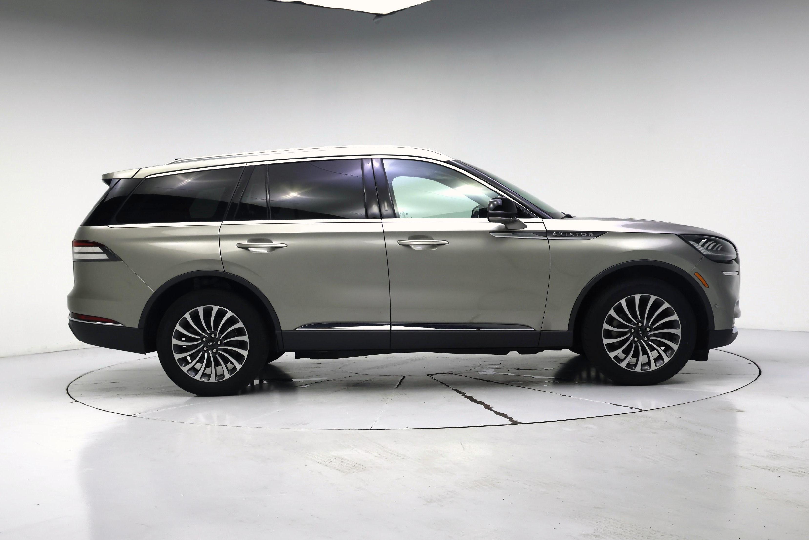 Thumbnail: 2023 Lincoln Aviator - 7