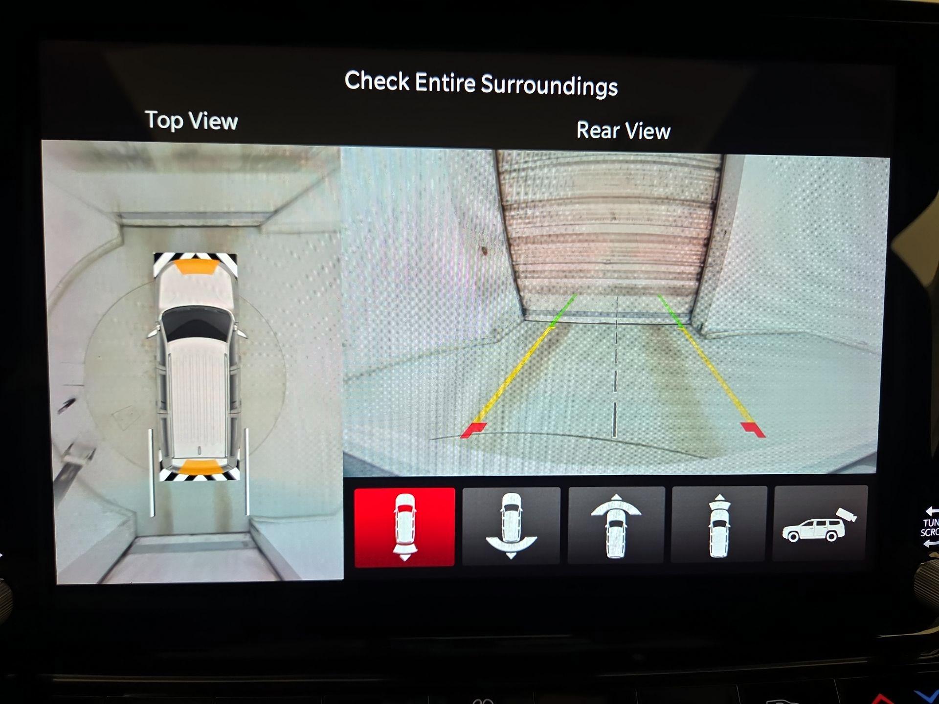 Thumbnail: 2022 Jeep Grand Wagoneer - 15