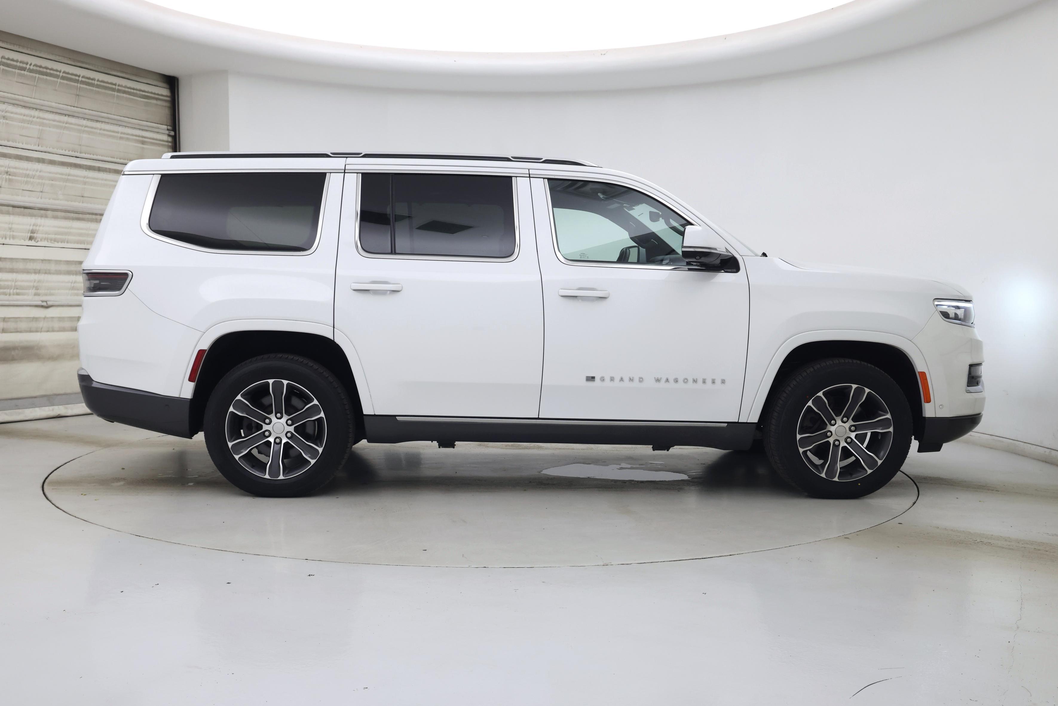 Thumbnail: 2022 Jeep Grand Wagoneer - 7