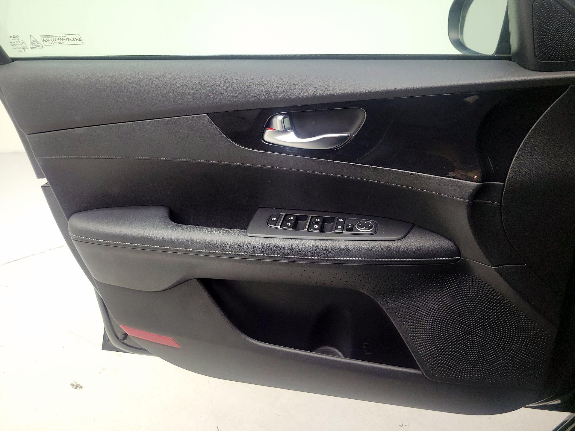 Thumbnail: 2023 Kia Forte - 12