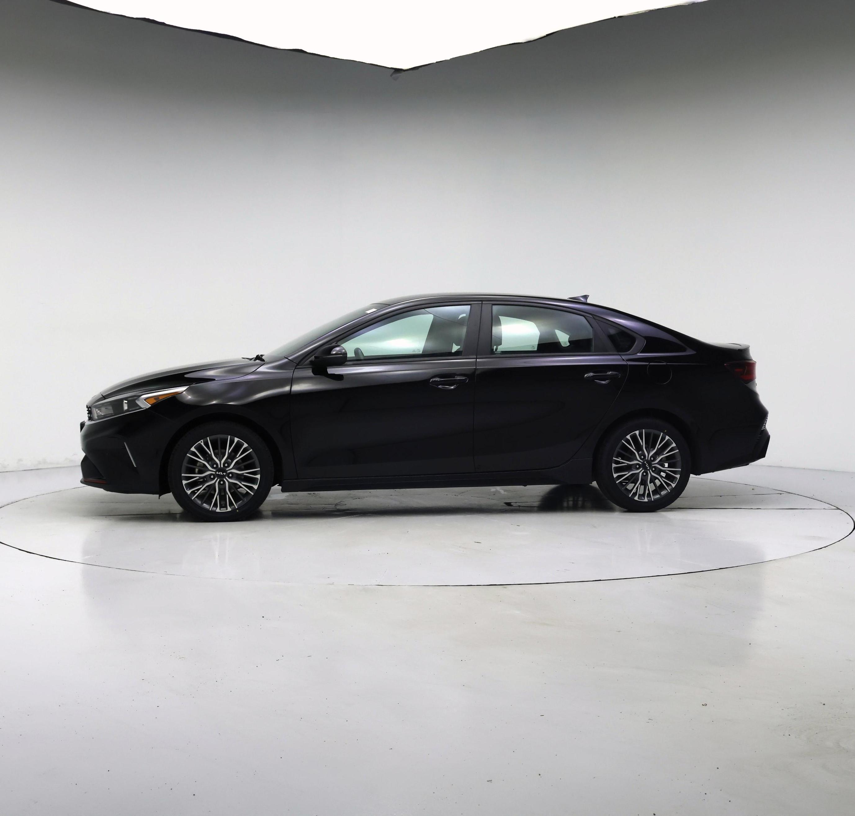 Thumbnail: 2023 Kia Forte - 3