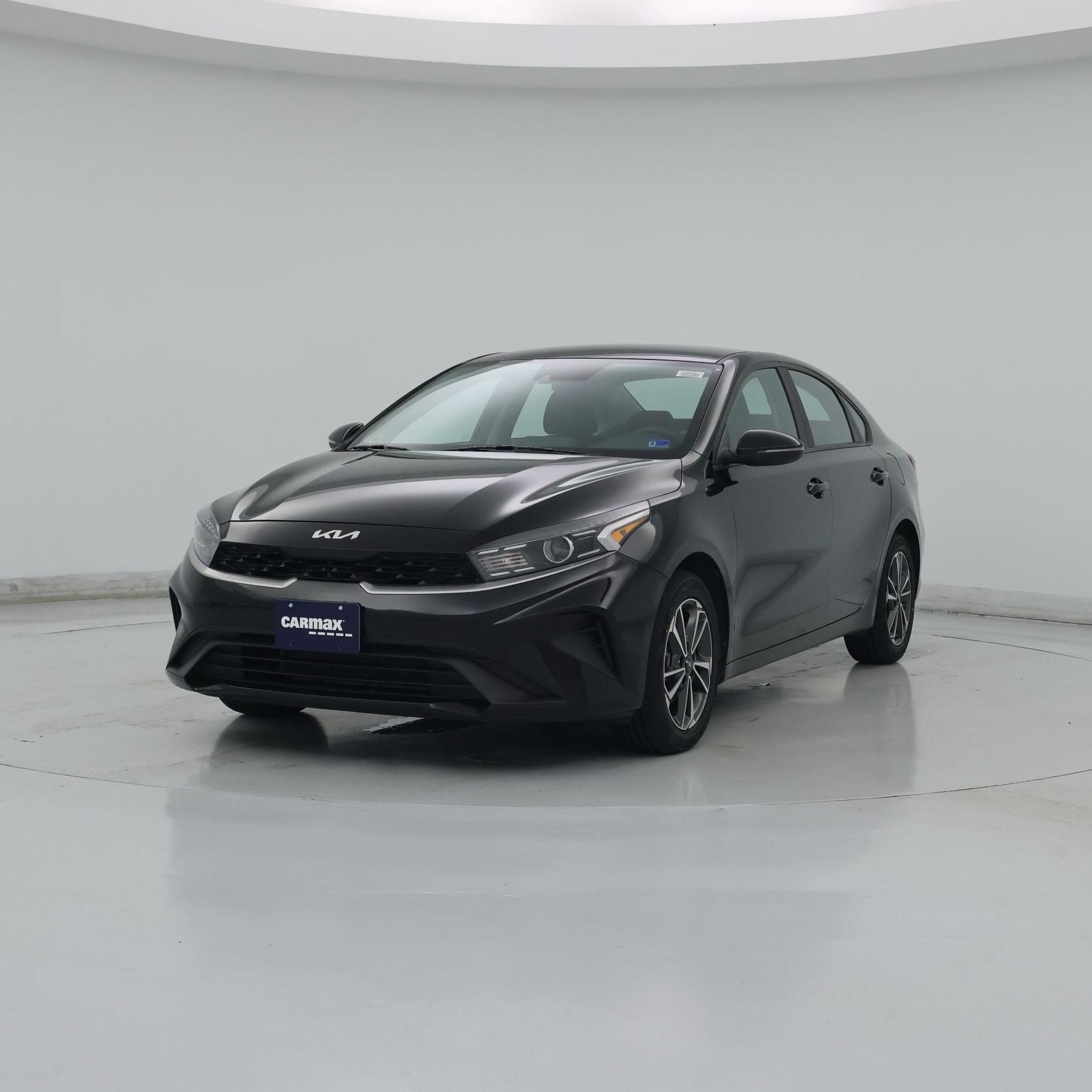 Thumbnail: 2023 Kia Forte - 4