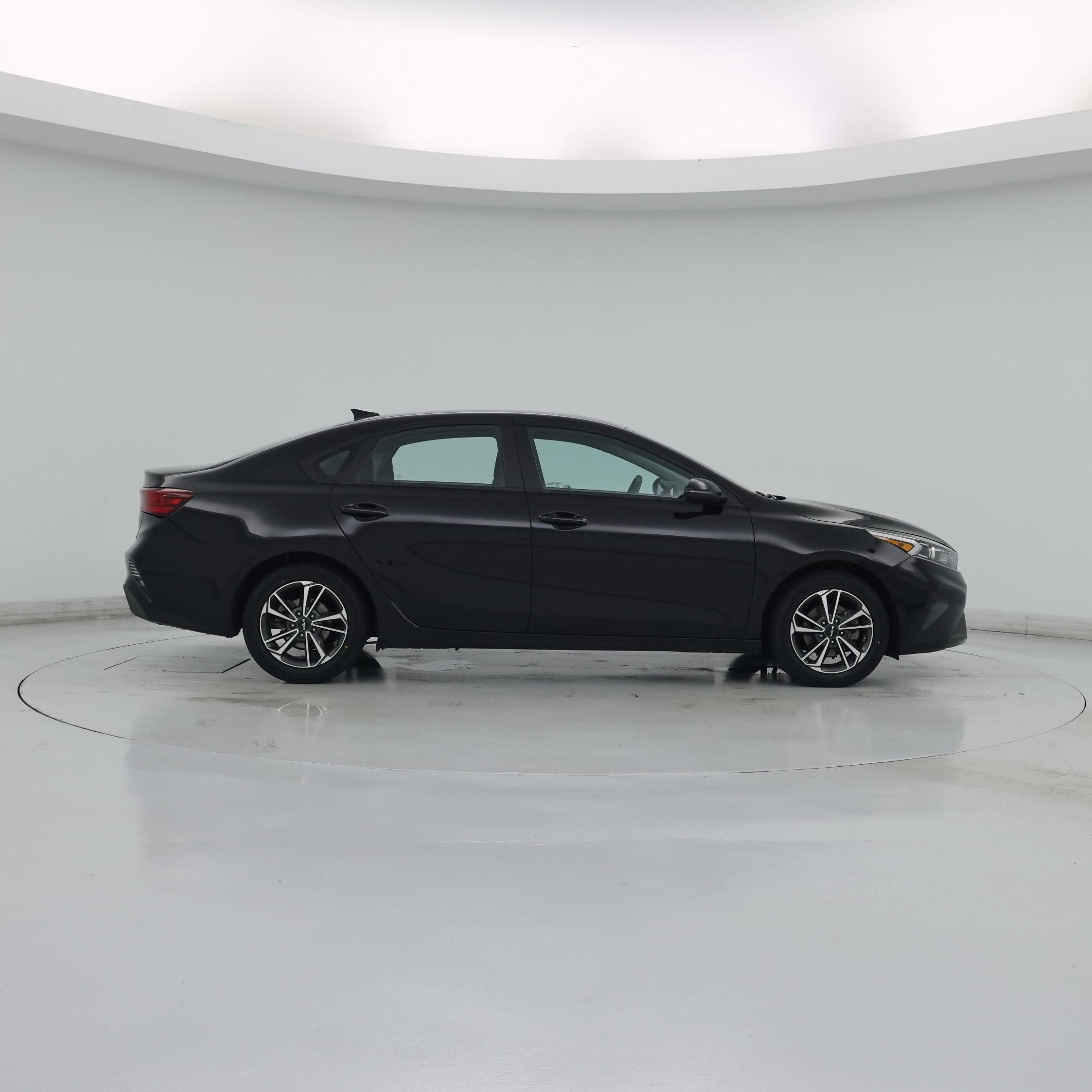 Thumbnail: 2023 Kia Forte - 7