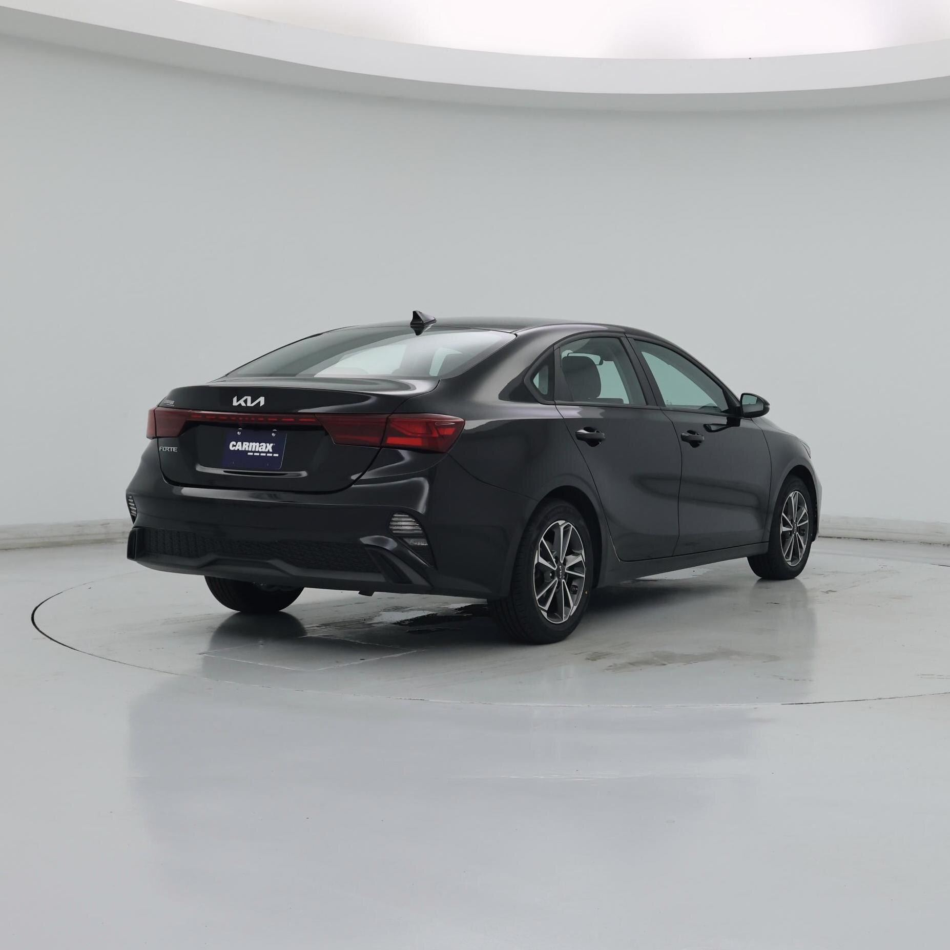 Thumbnail: 2023 Kia Forte - 8