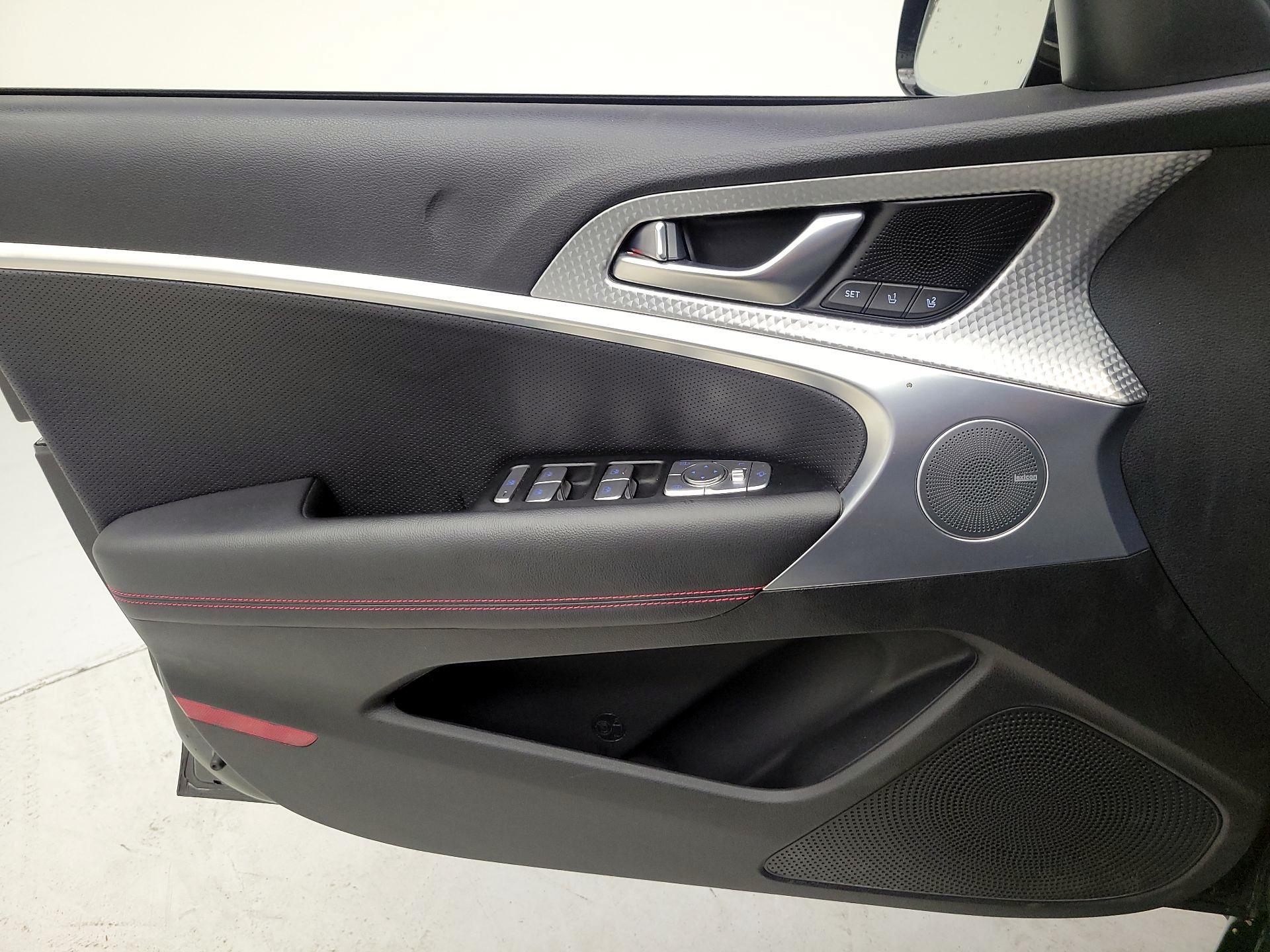 Thumbnail: 2023 Genesis G70 - 12