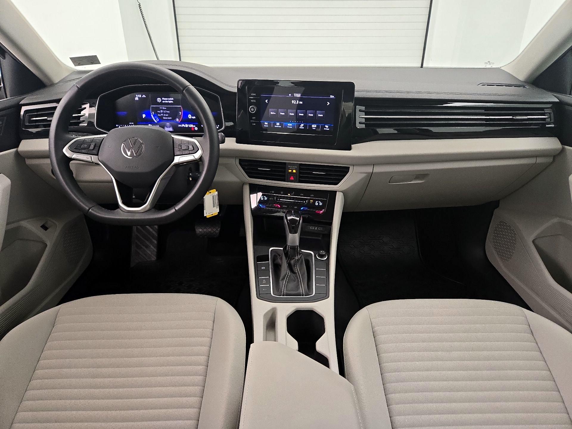 Thumbnail: 2025 Volkswagen Jetta - 9