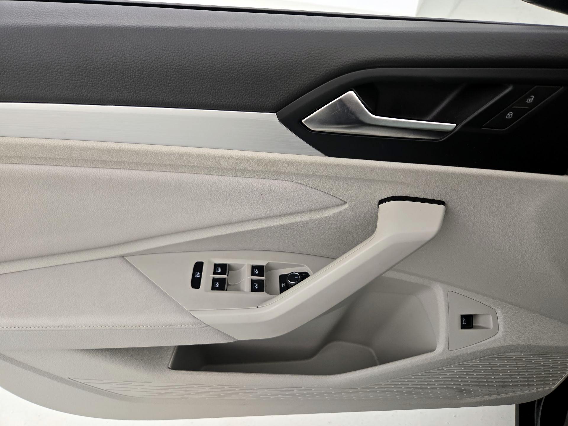 Thumbnail: 2025 Volkswagen Jetta - 12