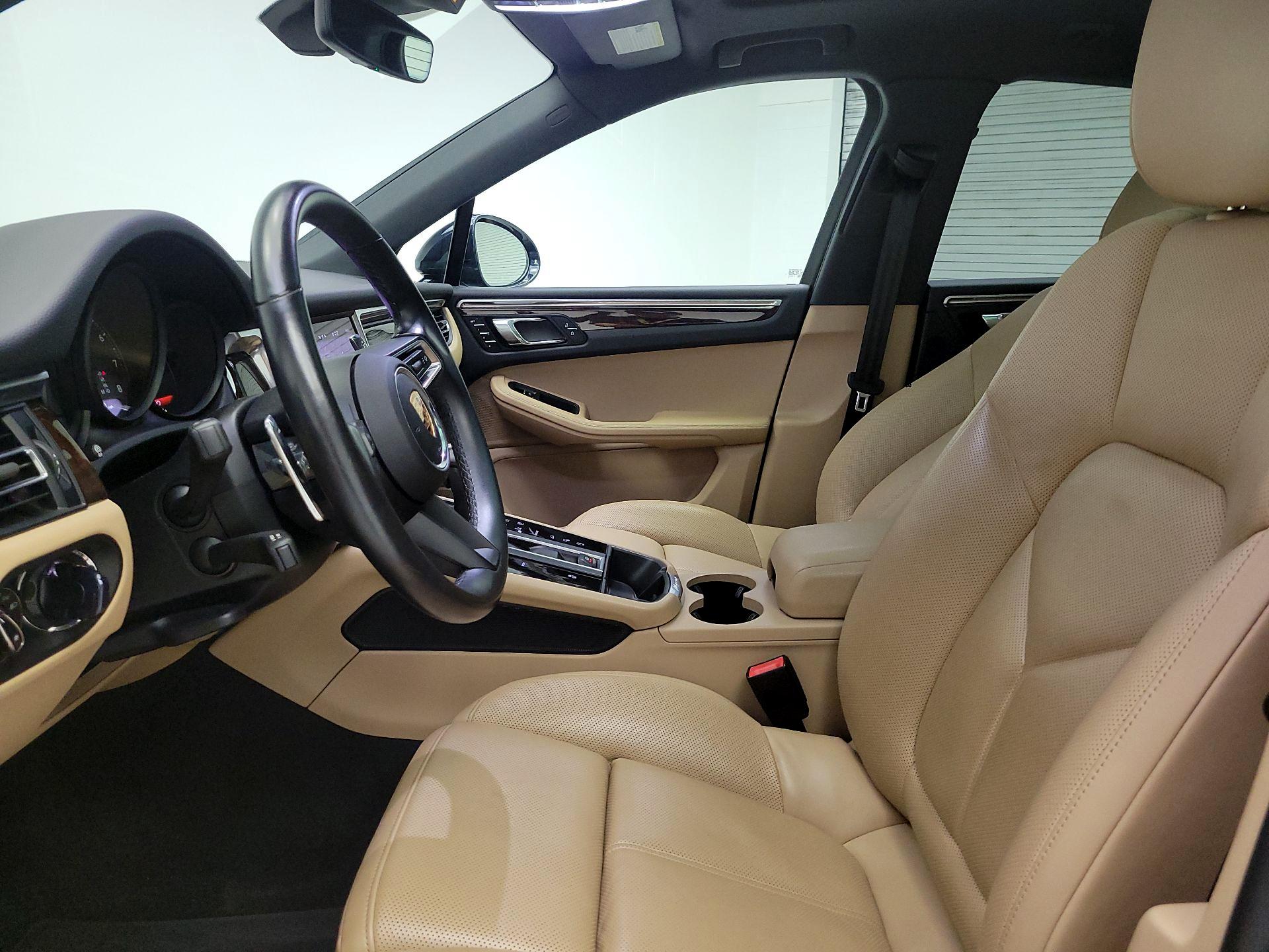 Thumbnail: 2022 Porsche Macan - 11