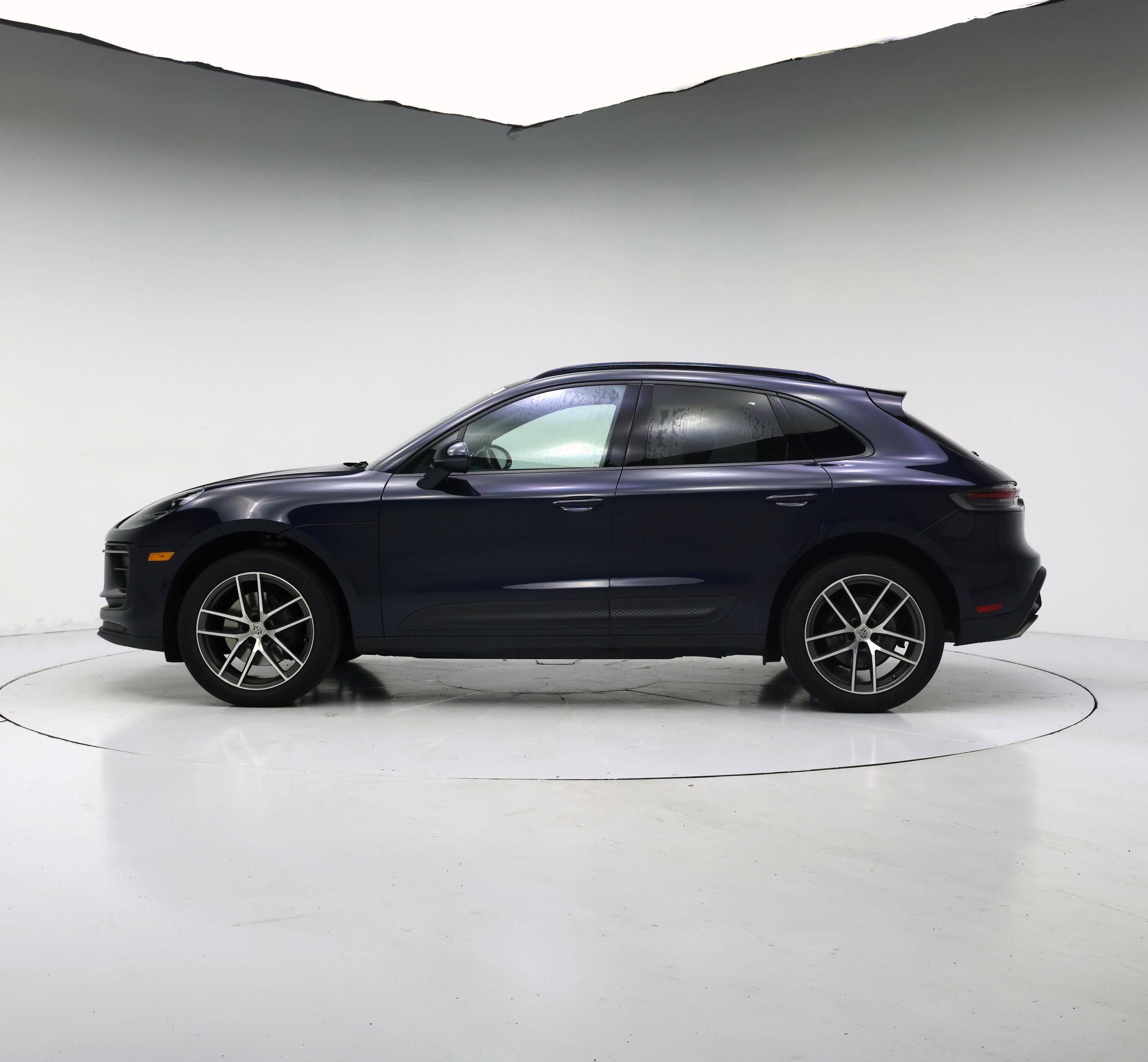 Thumbnail: 2022 Porsche Macan - 3