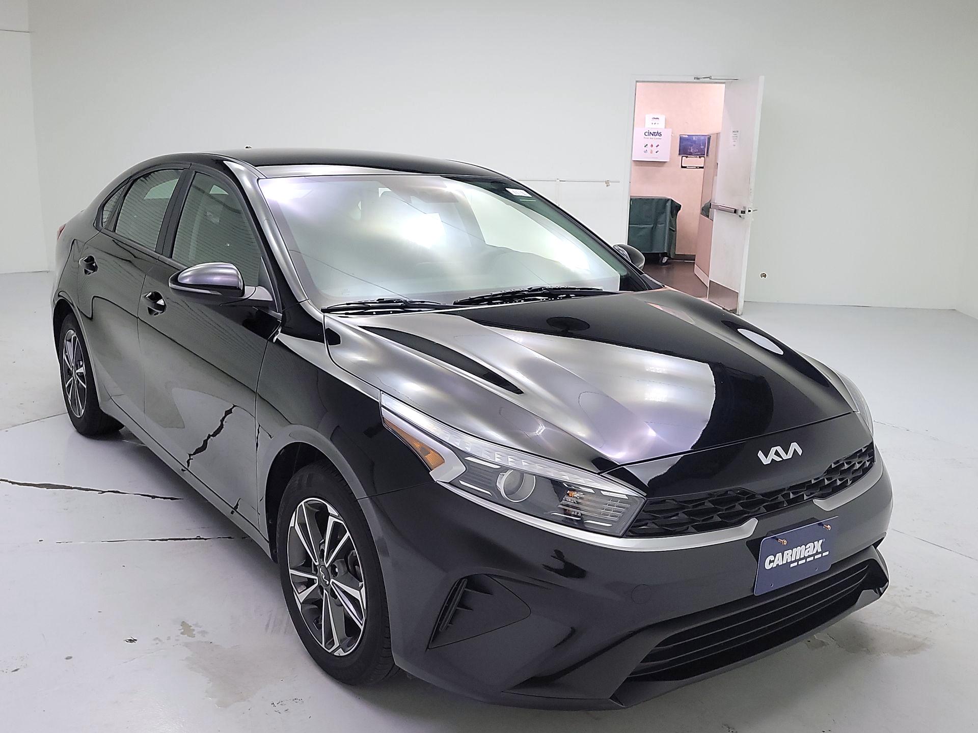 Thumbnail: 2023 Kia Forte - 1