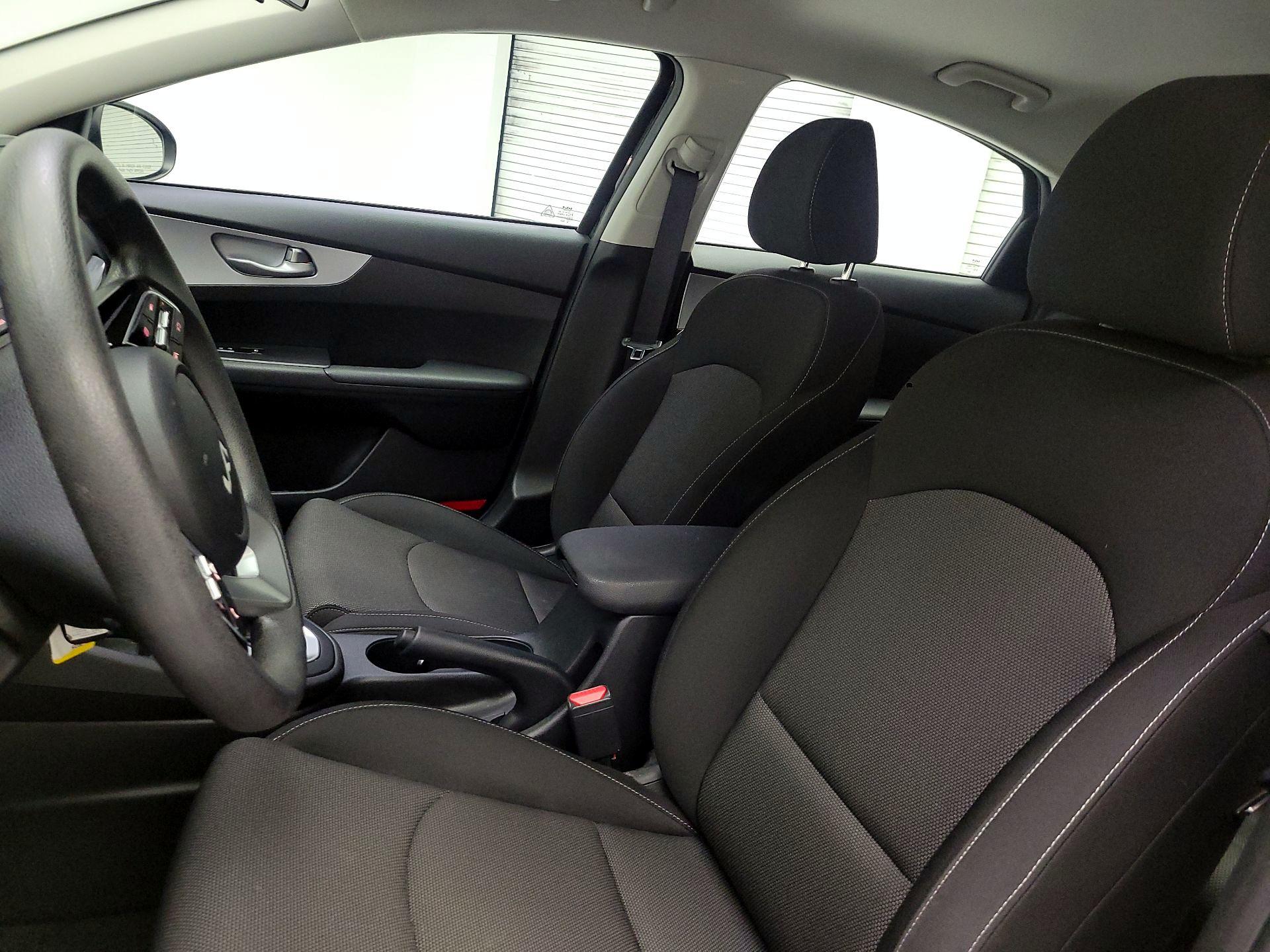 Thumbnail: 2023 Kia Forte - 9