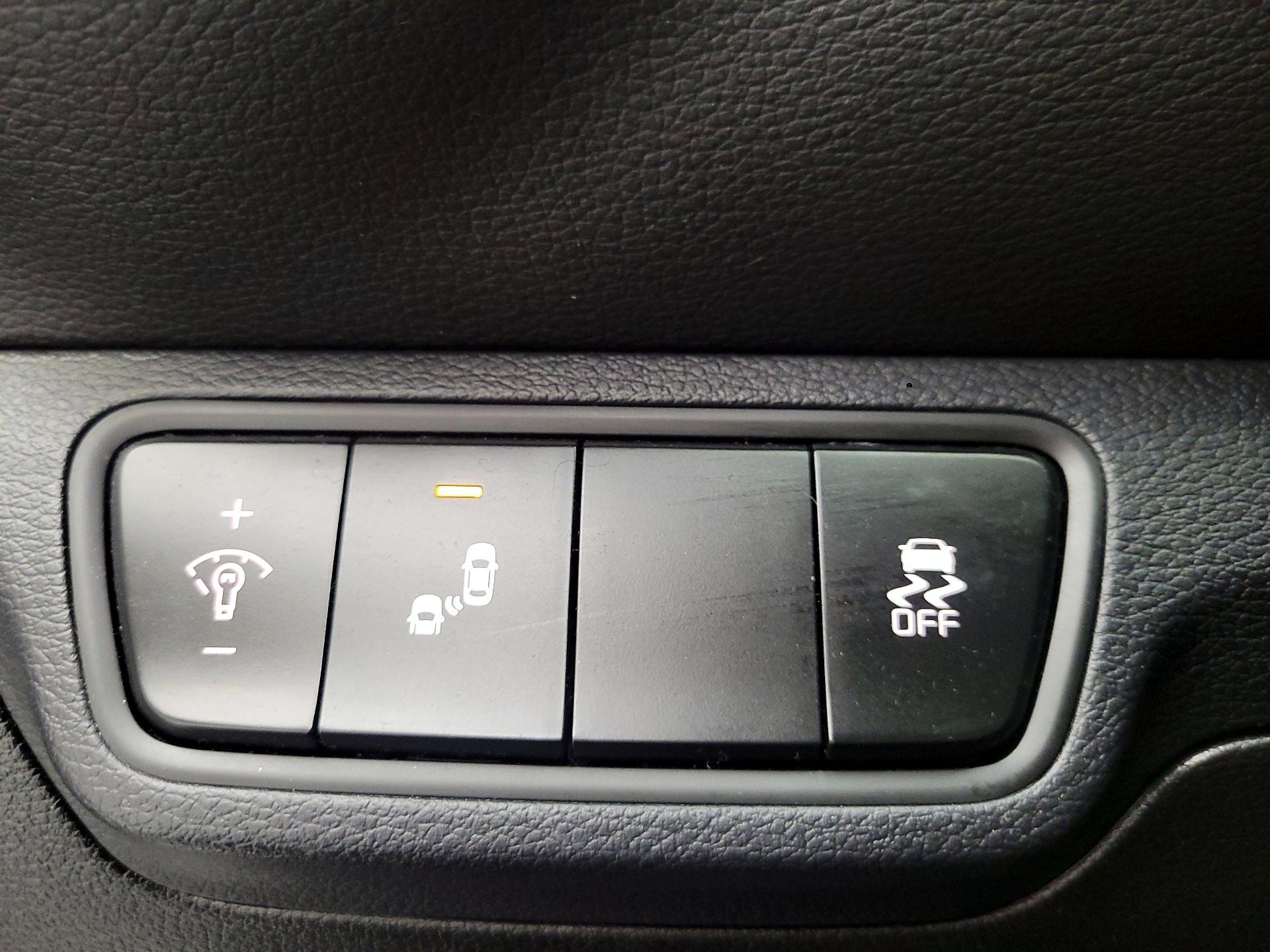 Thumbnail: 2023 Kia Forte - 11