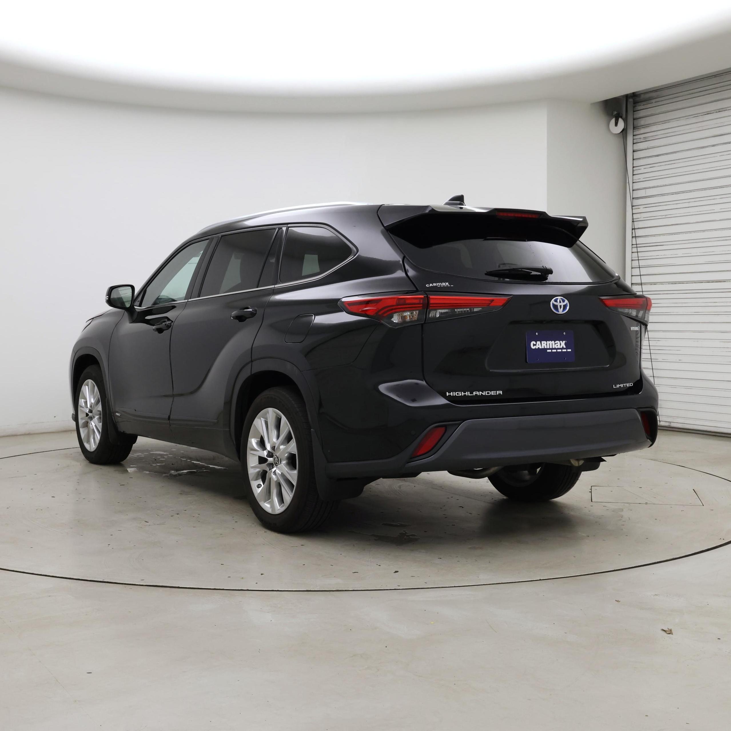 Thumbnail: 2023 Toyota Highlander - 2