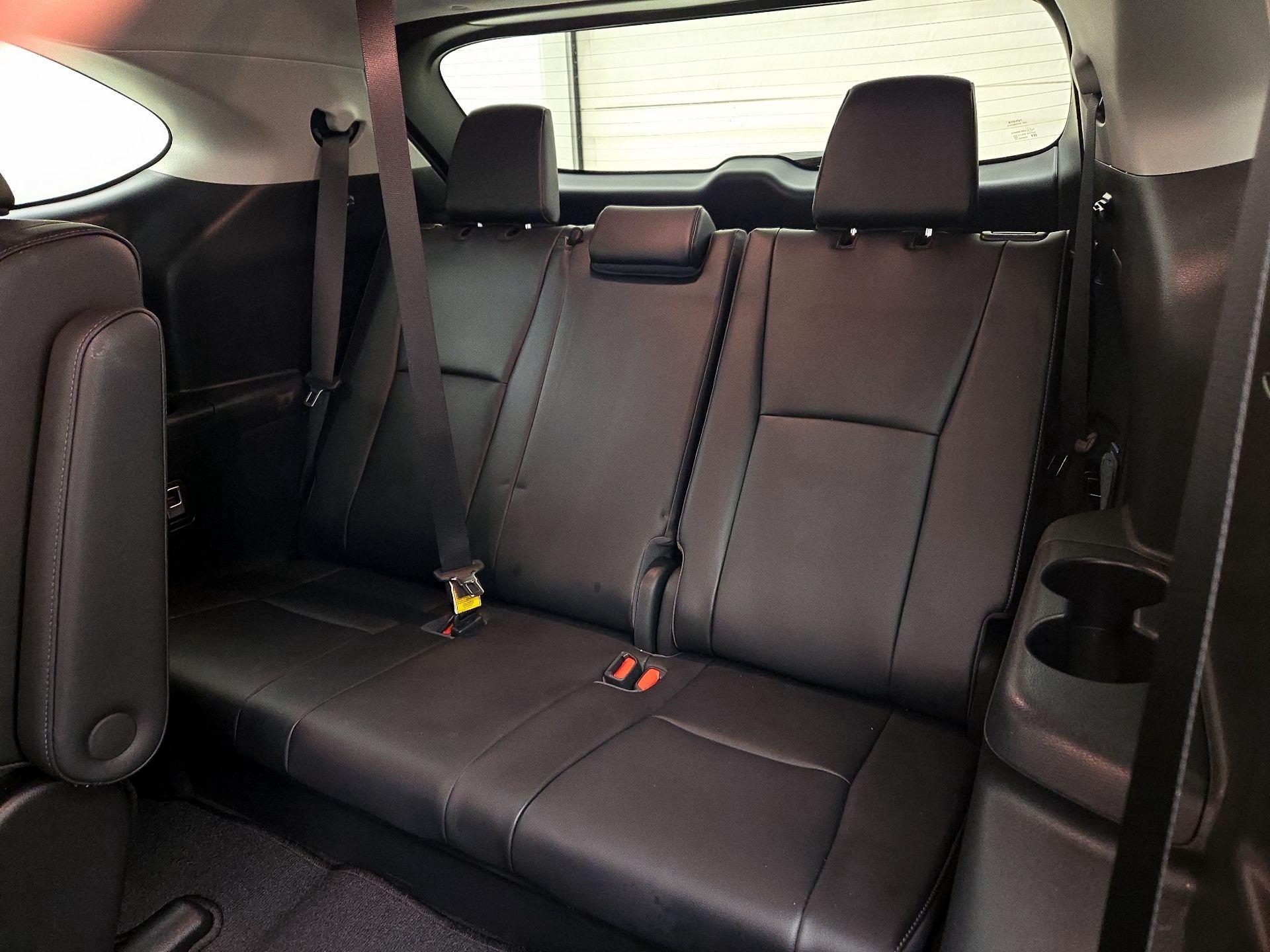 Thumbnail: 2023 Toyota Highlander - 20