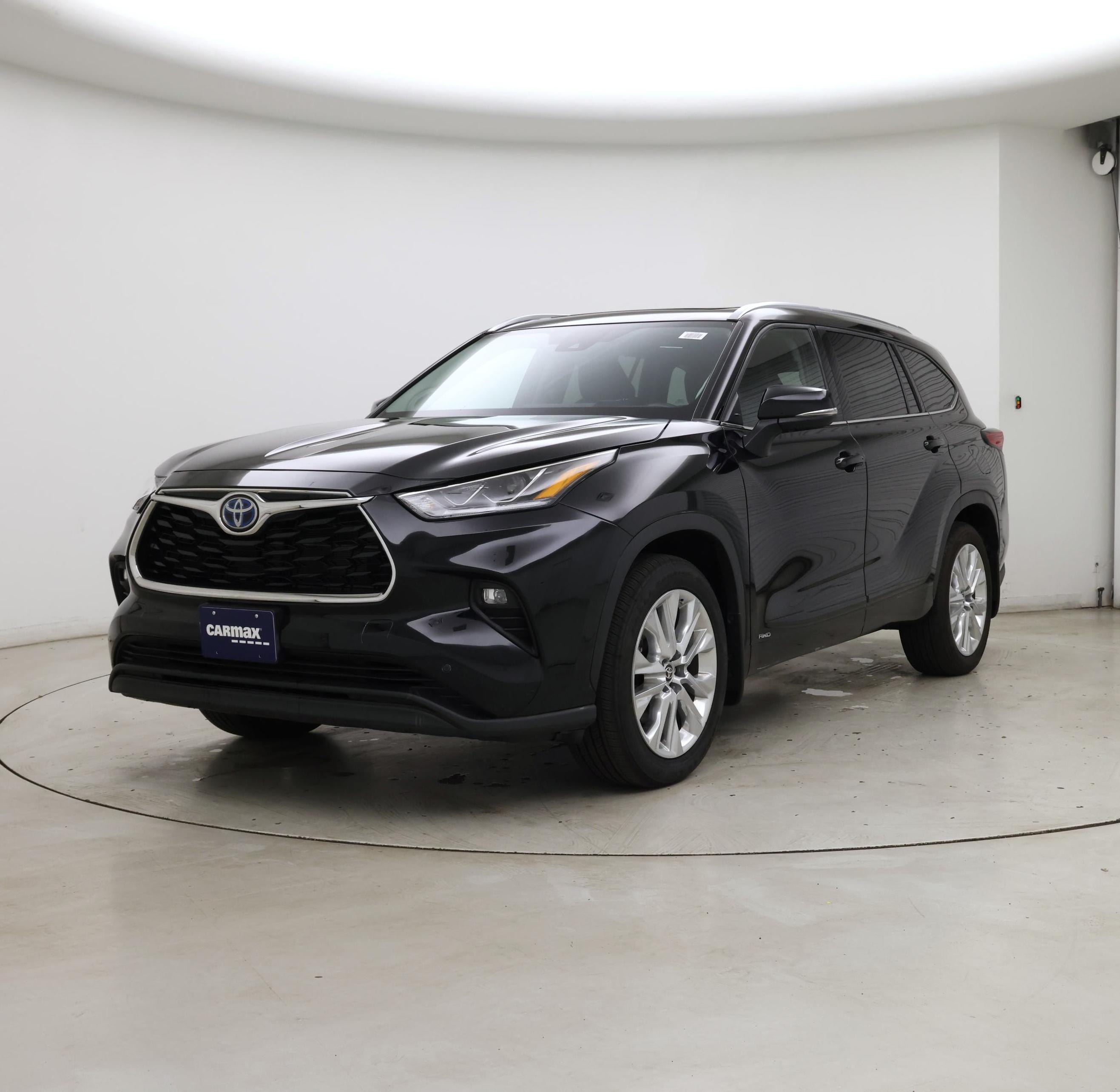 Thumbnail: 2023 Toyota Highlander - 4