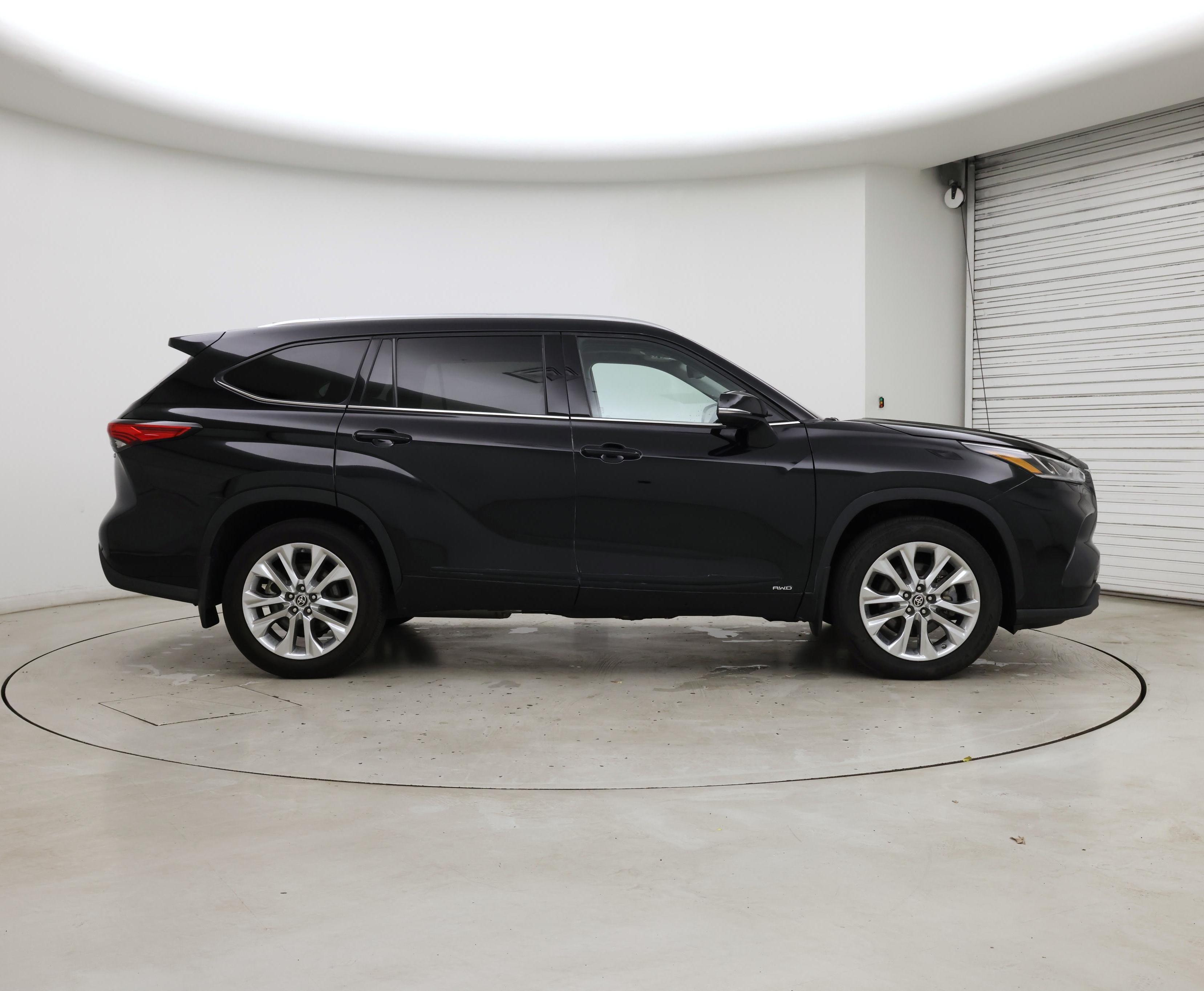 Thumbnail: 2023 Toyota Highlander - 7